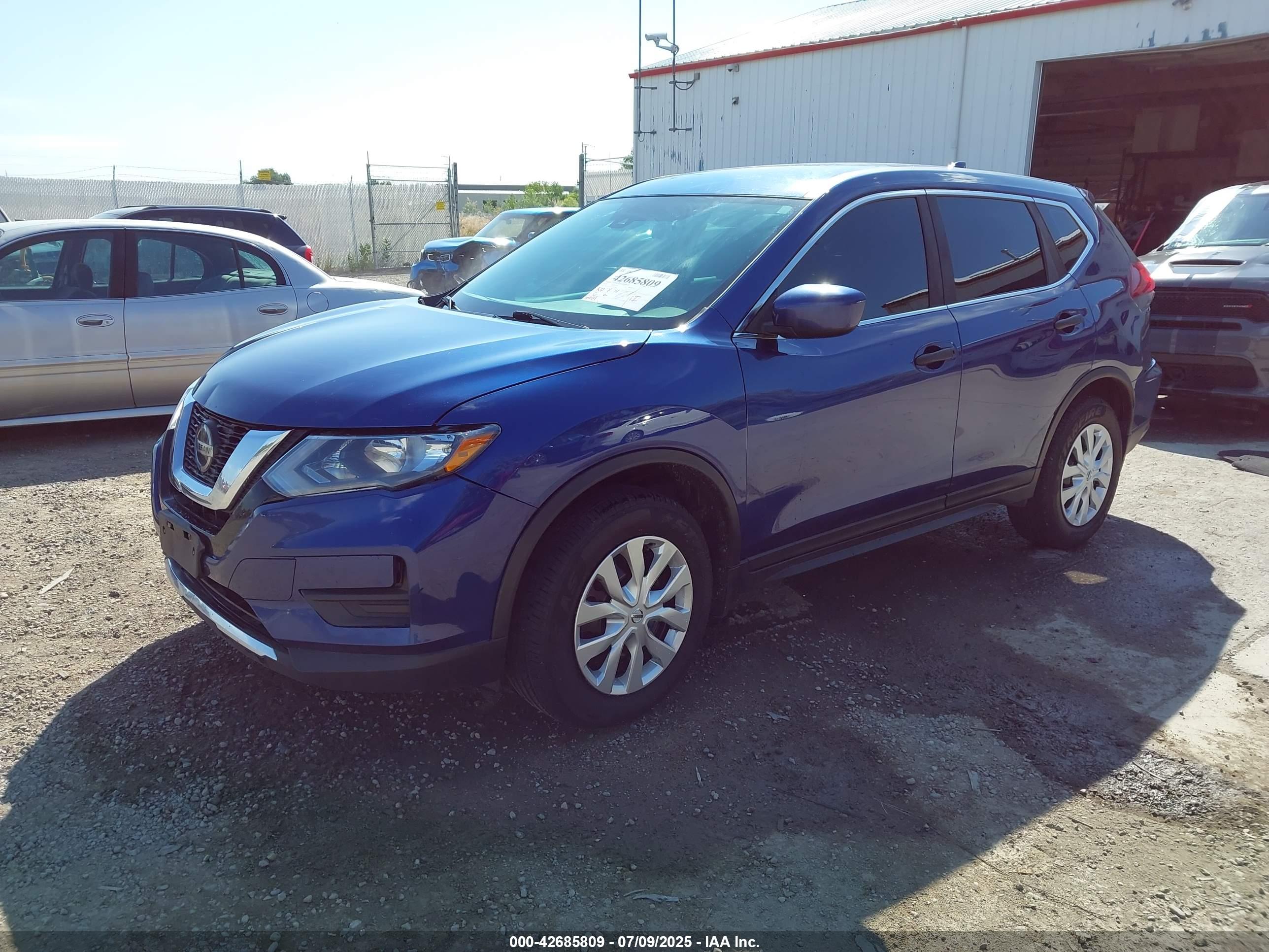 NISSAN ROGUE image 2
