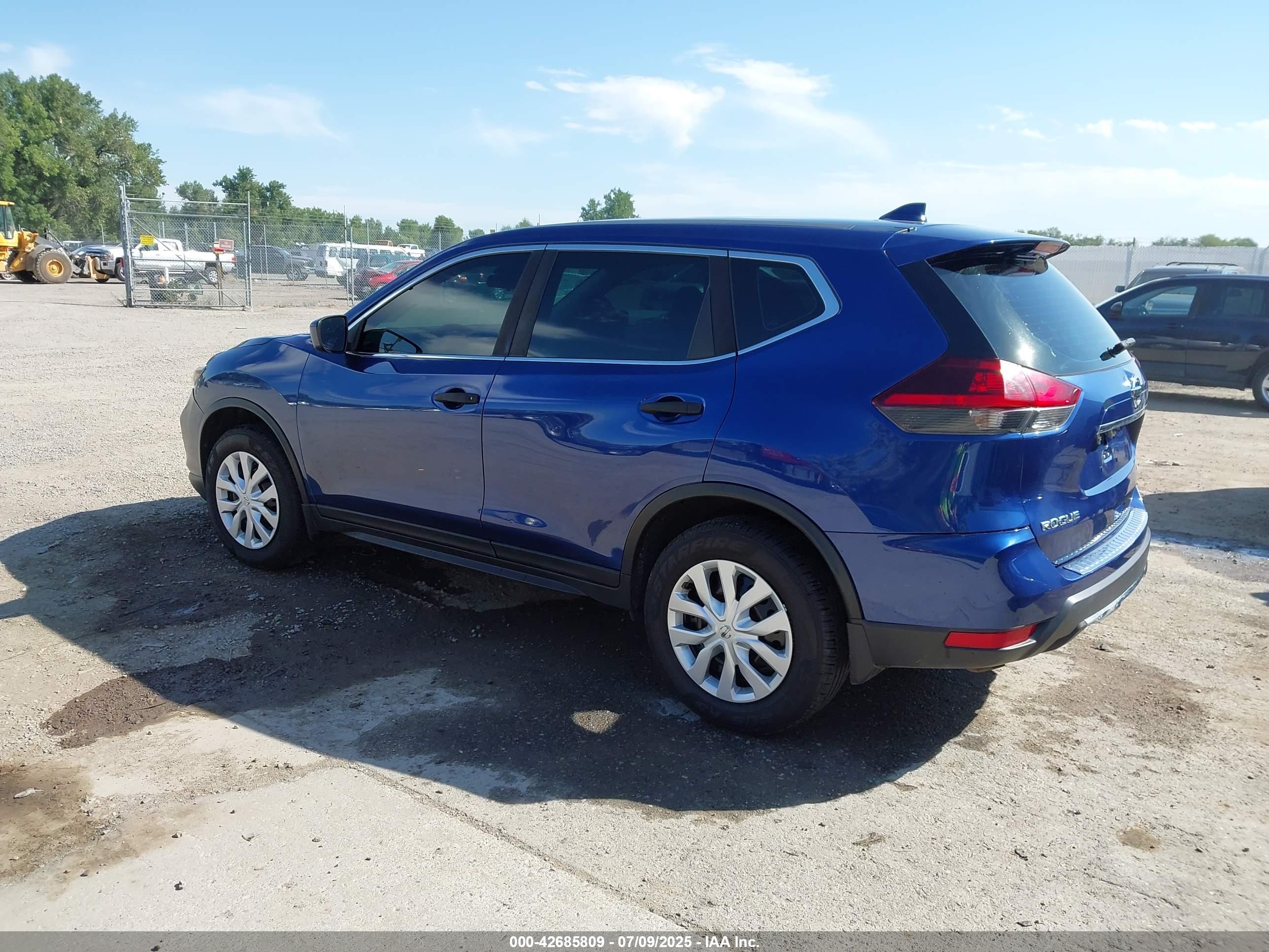 NISSAN ROGUE image 3