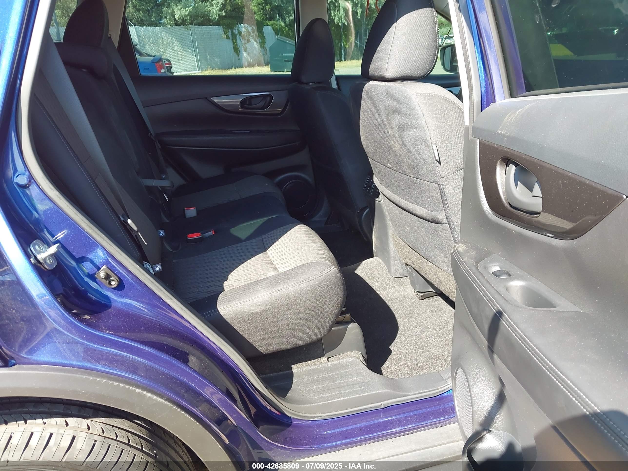 NISSAN ROGUE image 8