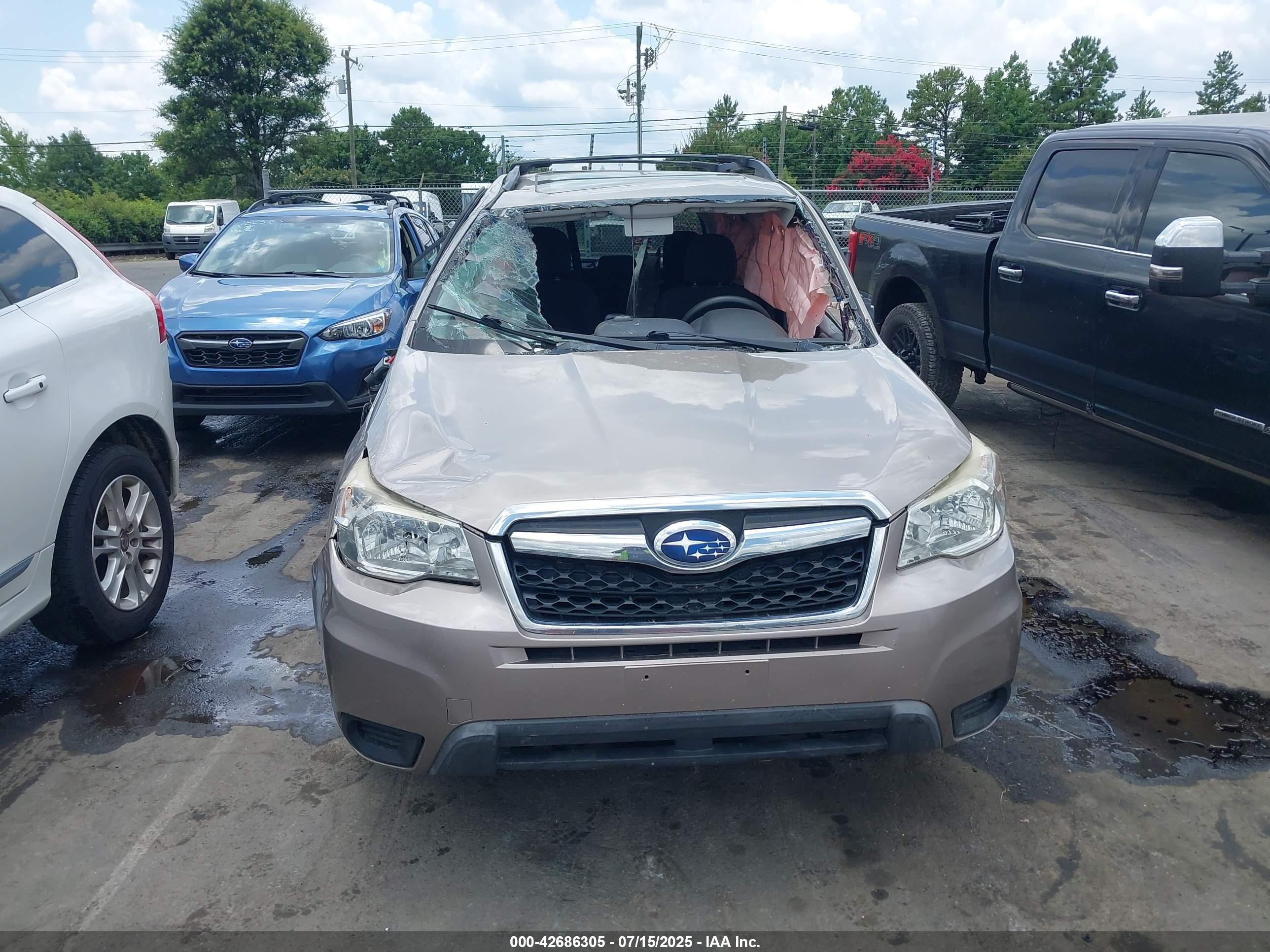 SUBARU FORESTER image 6