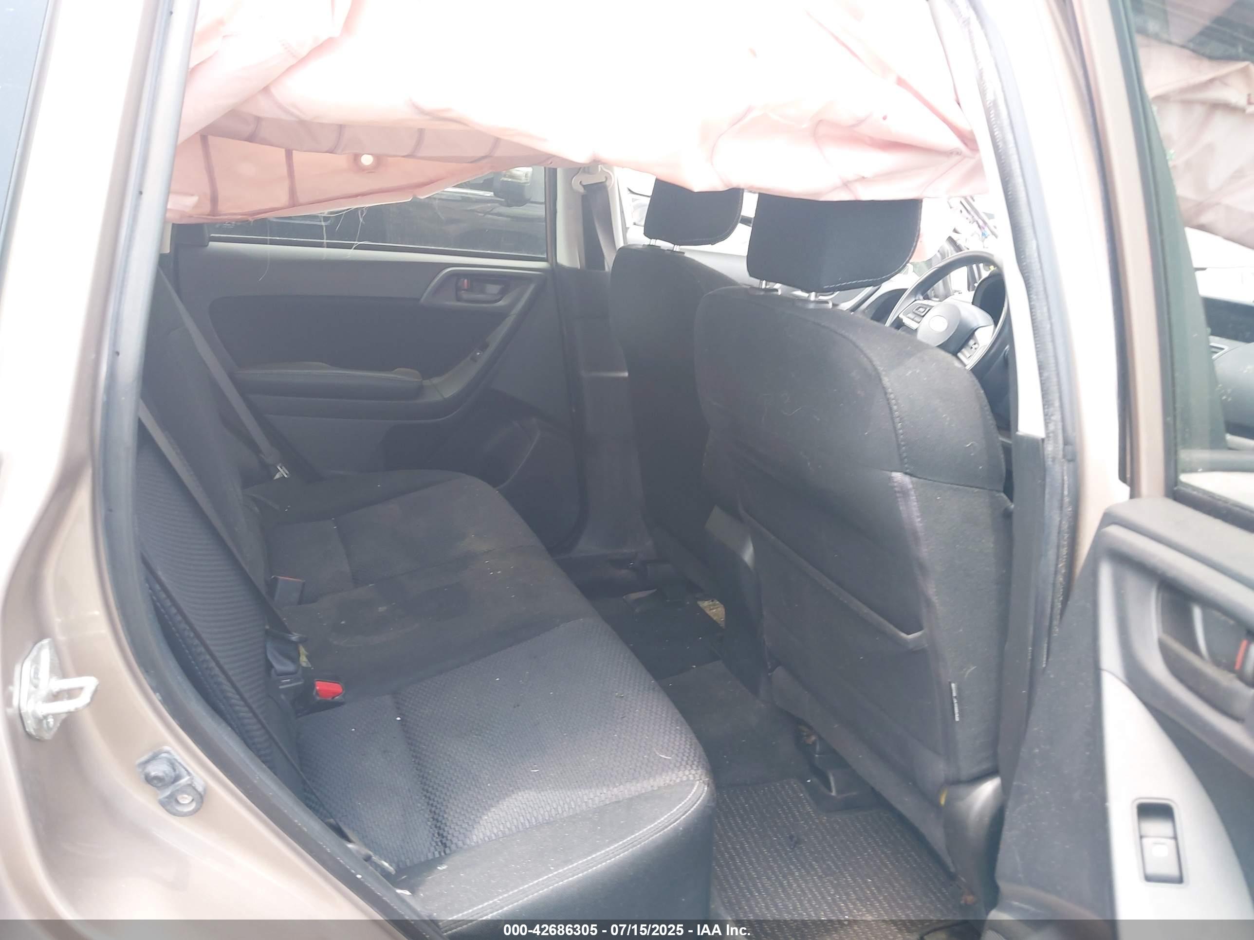 SUBARU FORESTER image 8