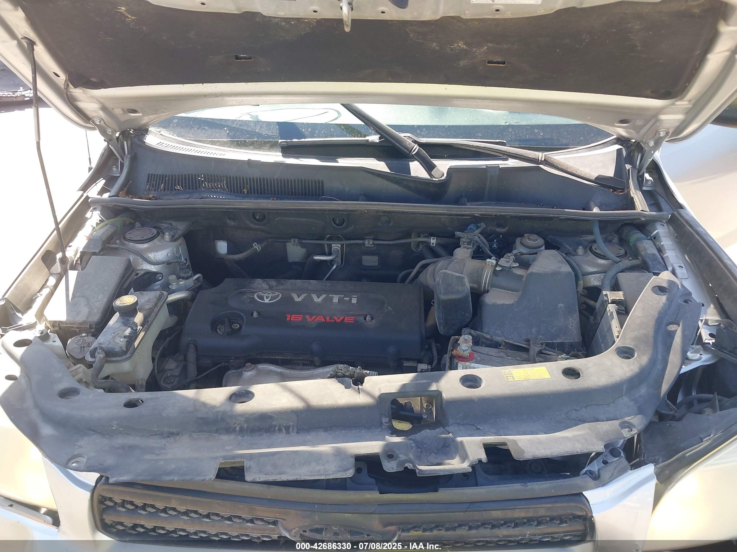 TOYOTA RAV4 image 10