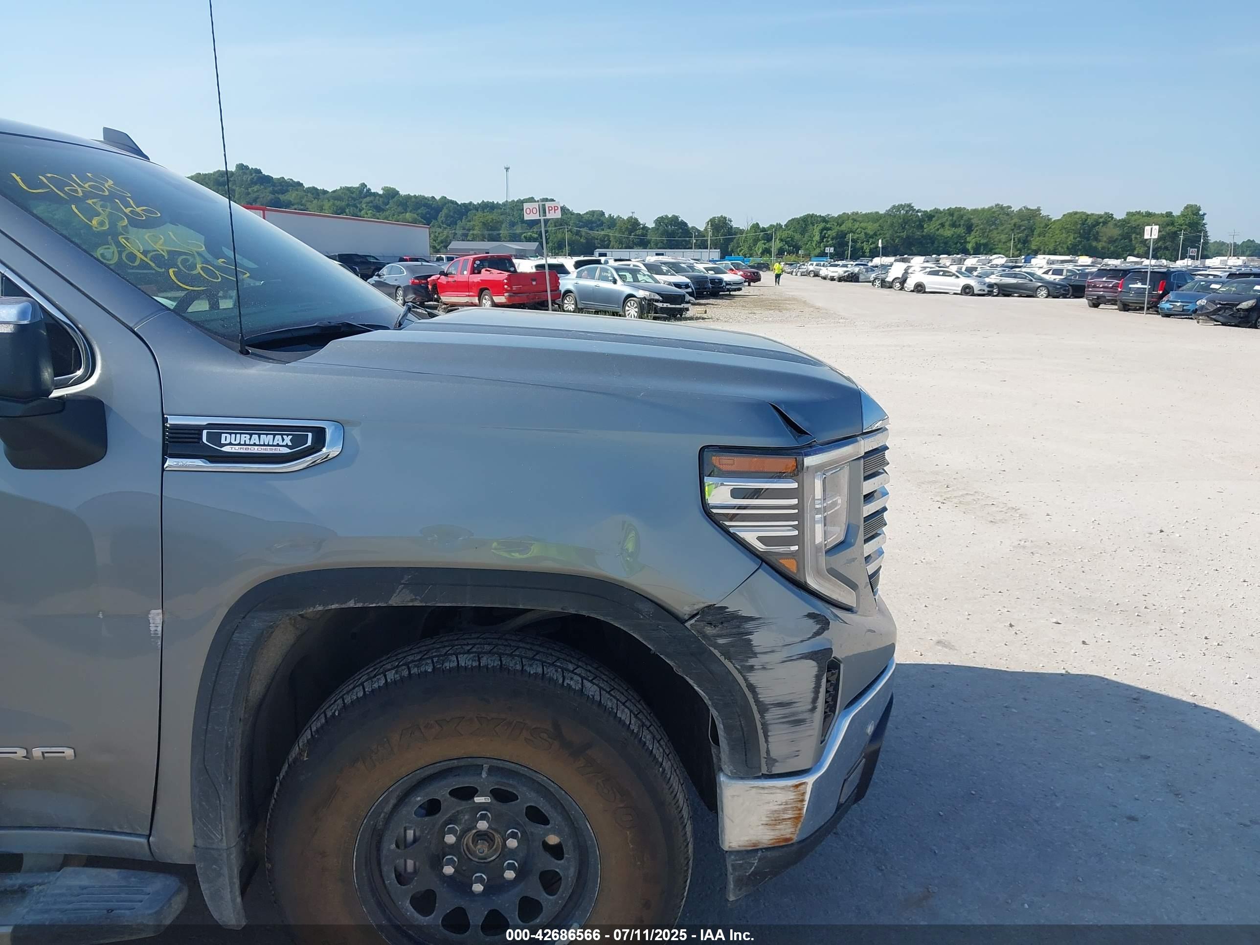 GMC SIERRA image 6