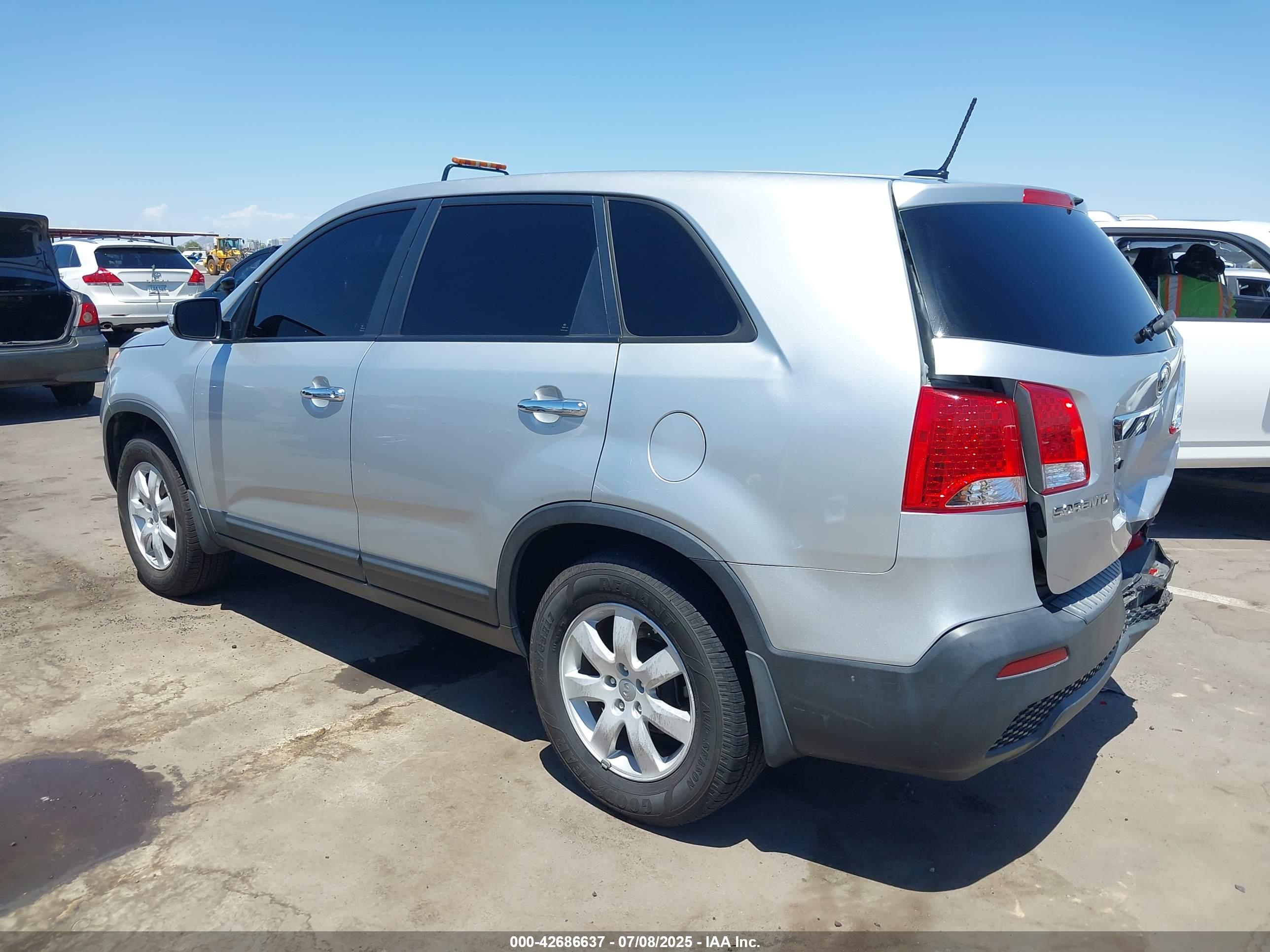 KIA SORENTO image 3