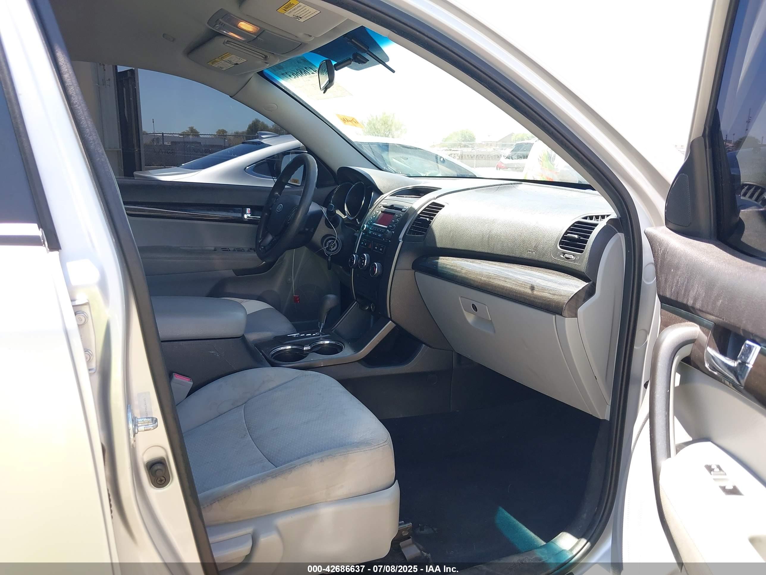 KIA SORENTO image 5