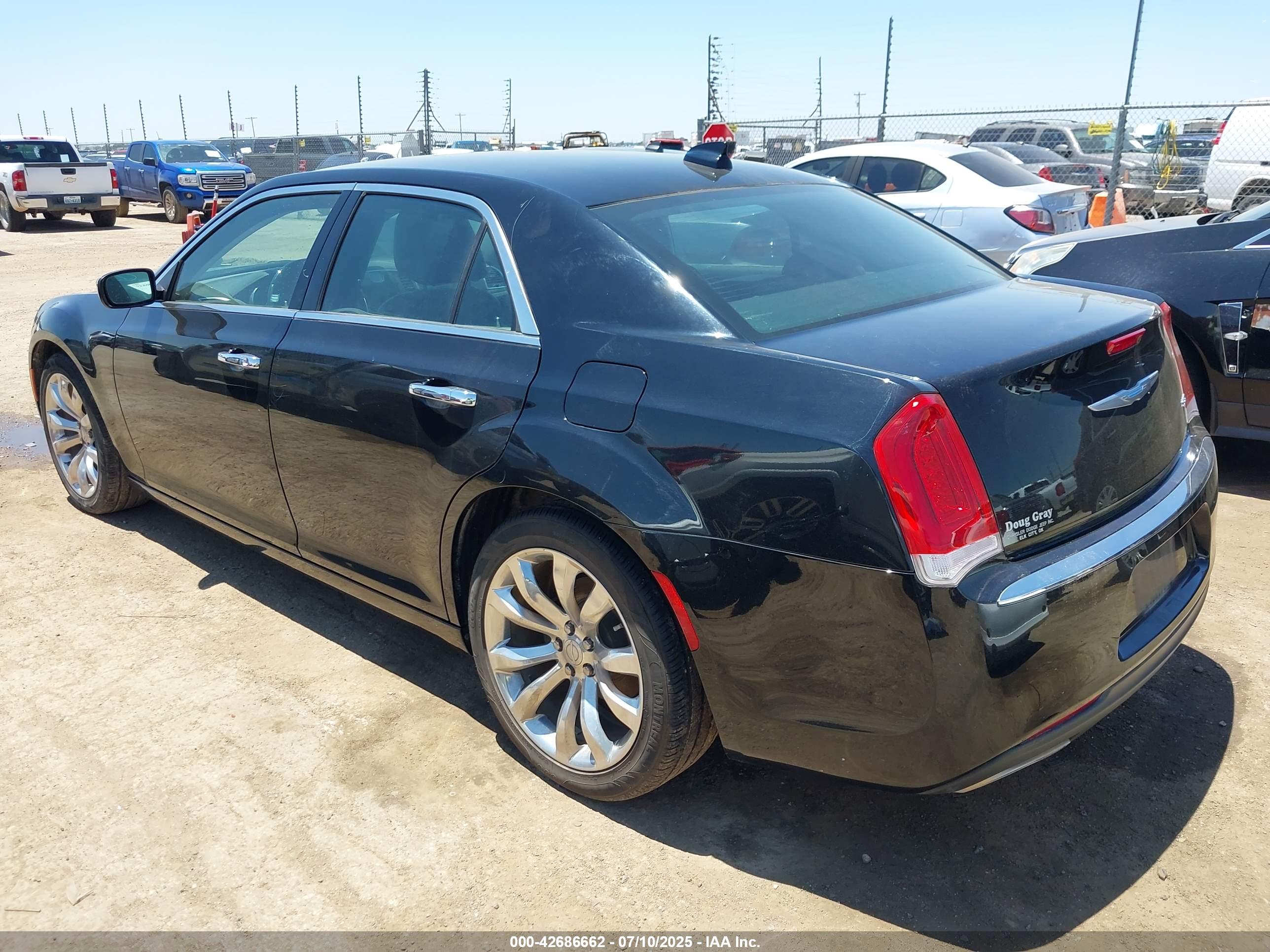 CHRYSLER 300 image 3