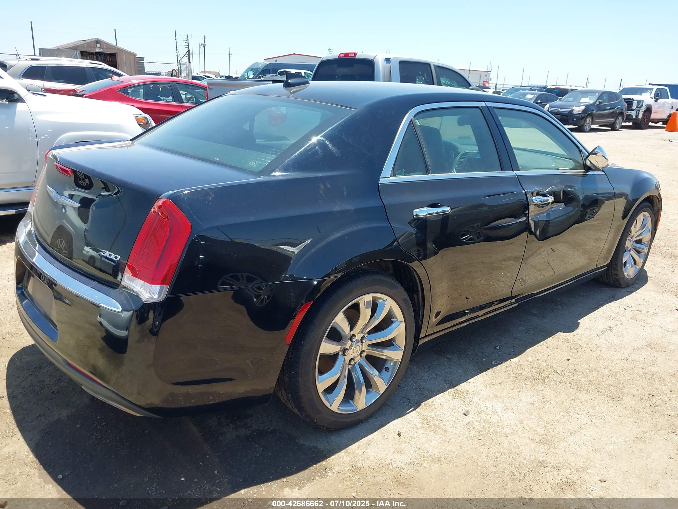 CHRYSLER 300 image 4