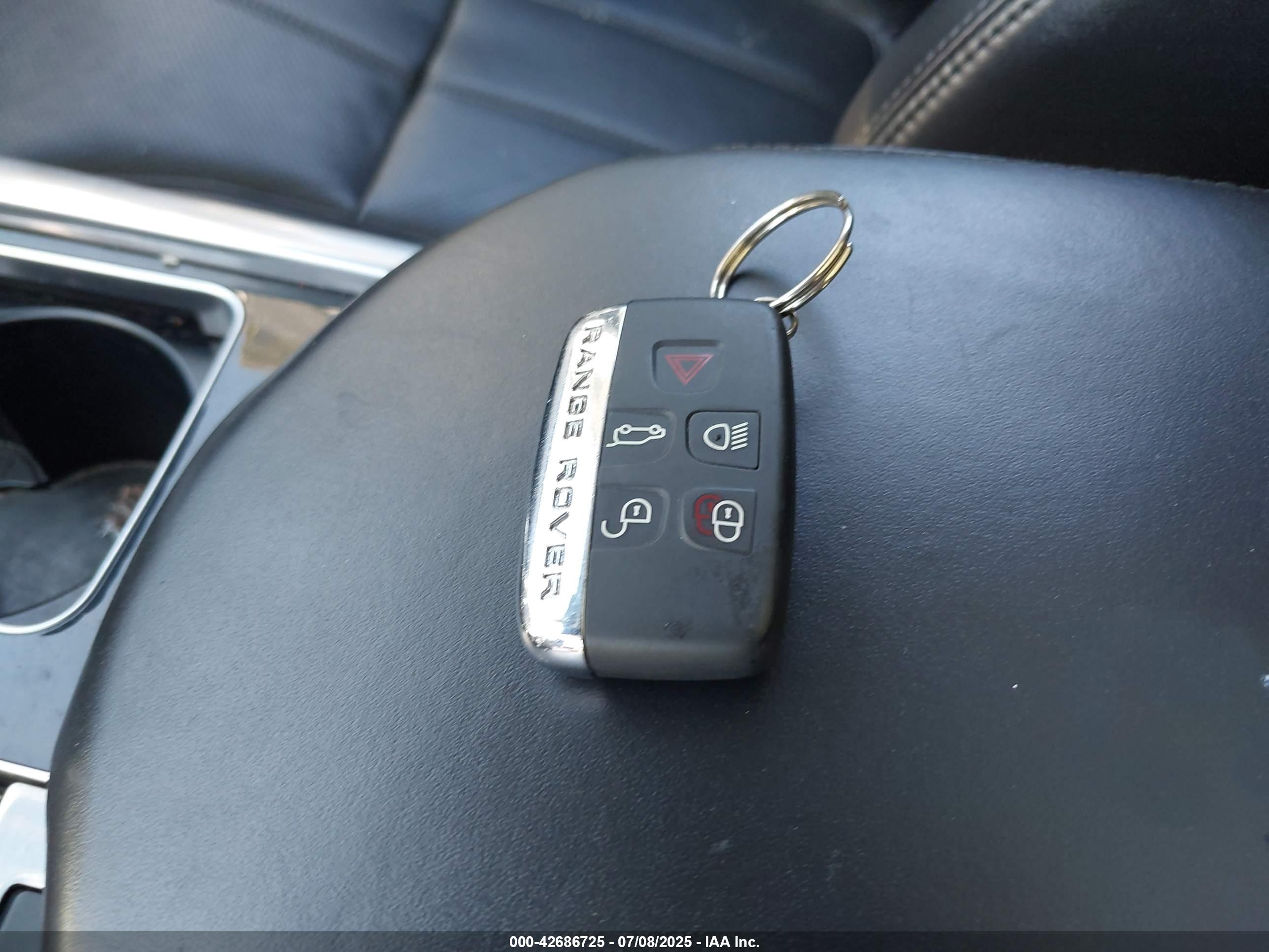 LAND ROVER image 11