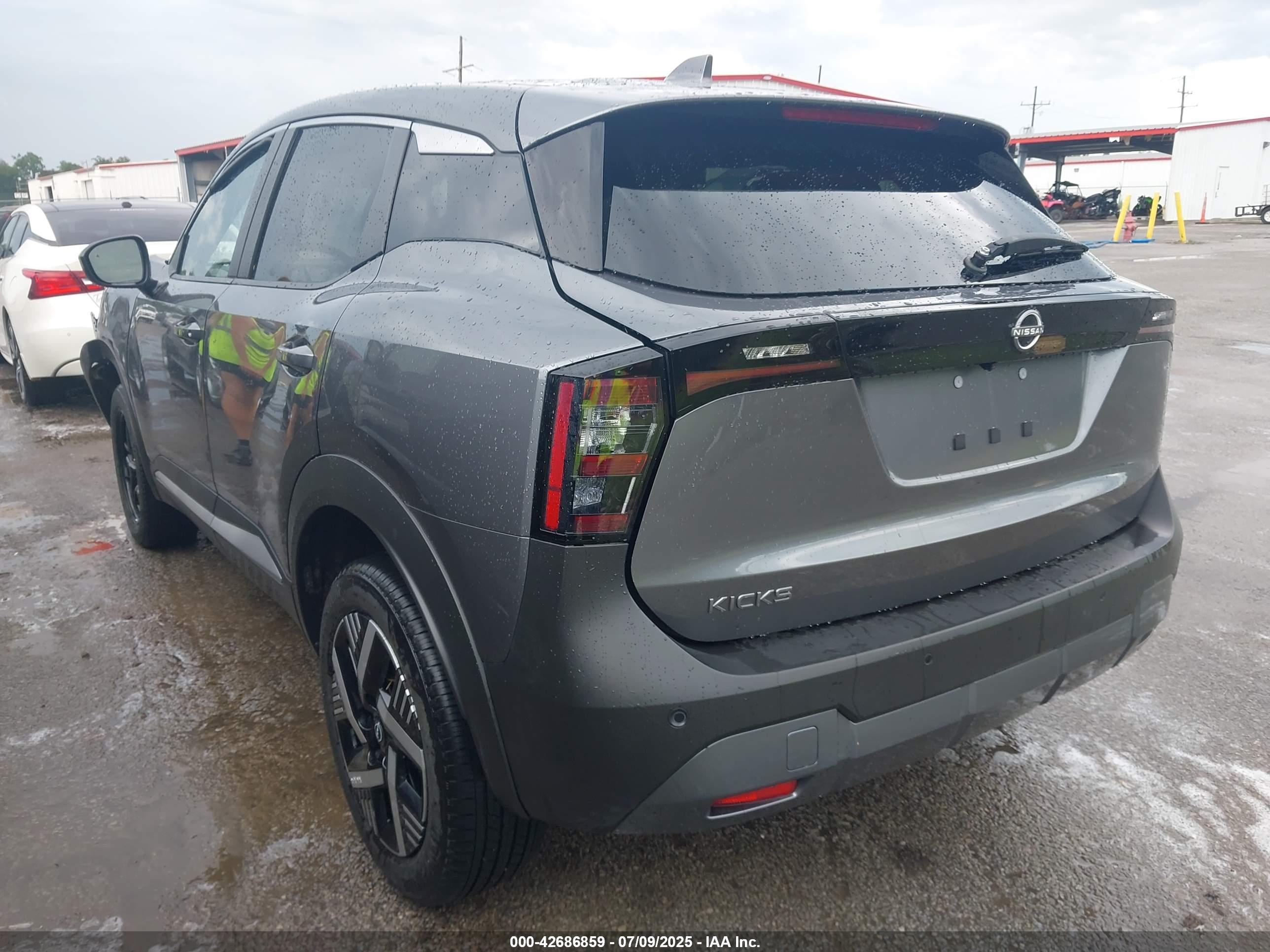 NISSAN KICKS image 3