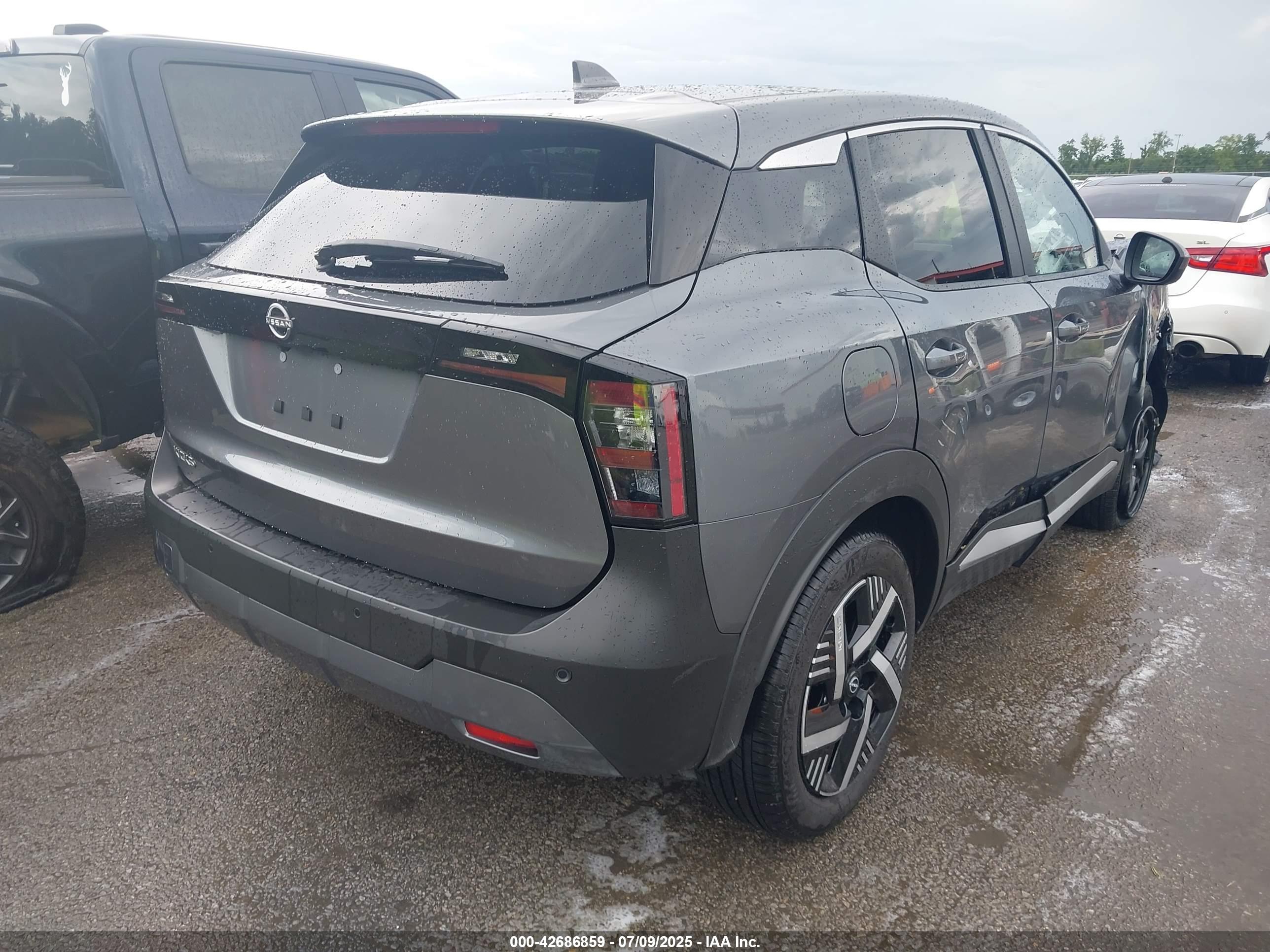 NISSAN KICKS image 4