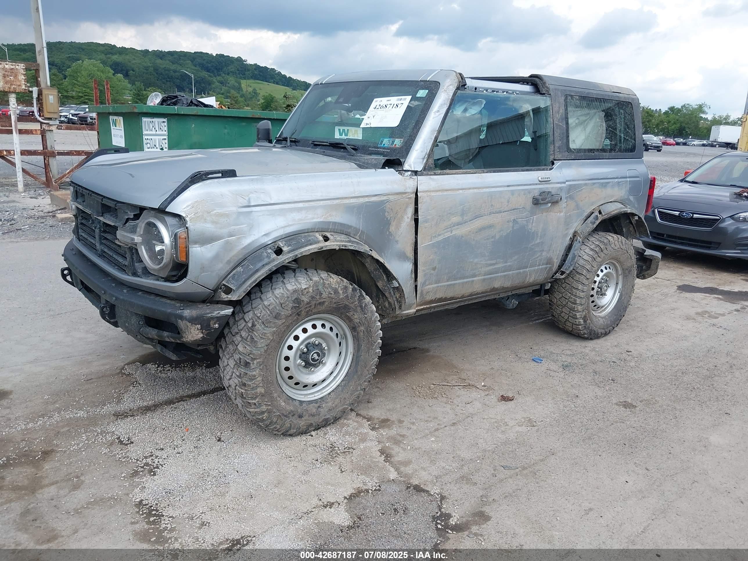 FORD BRONCO image 2