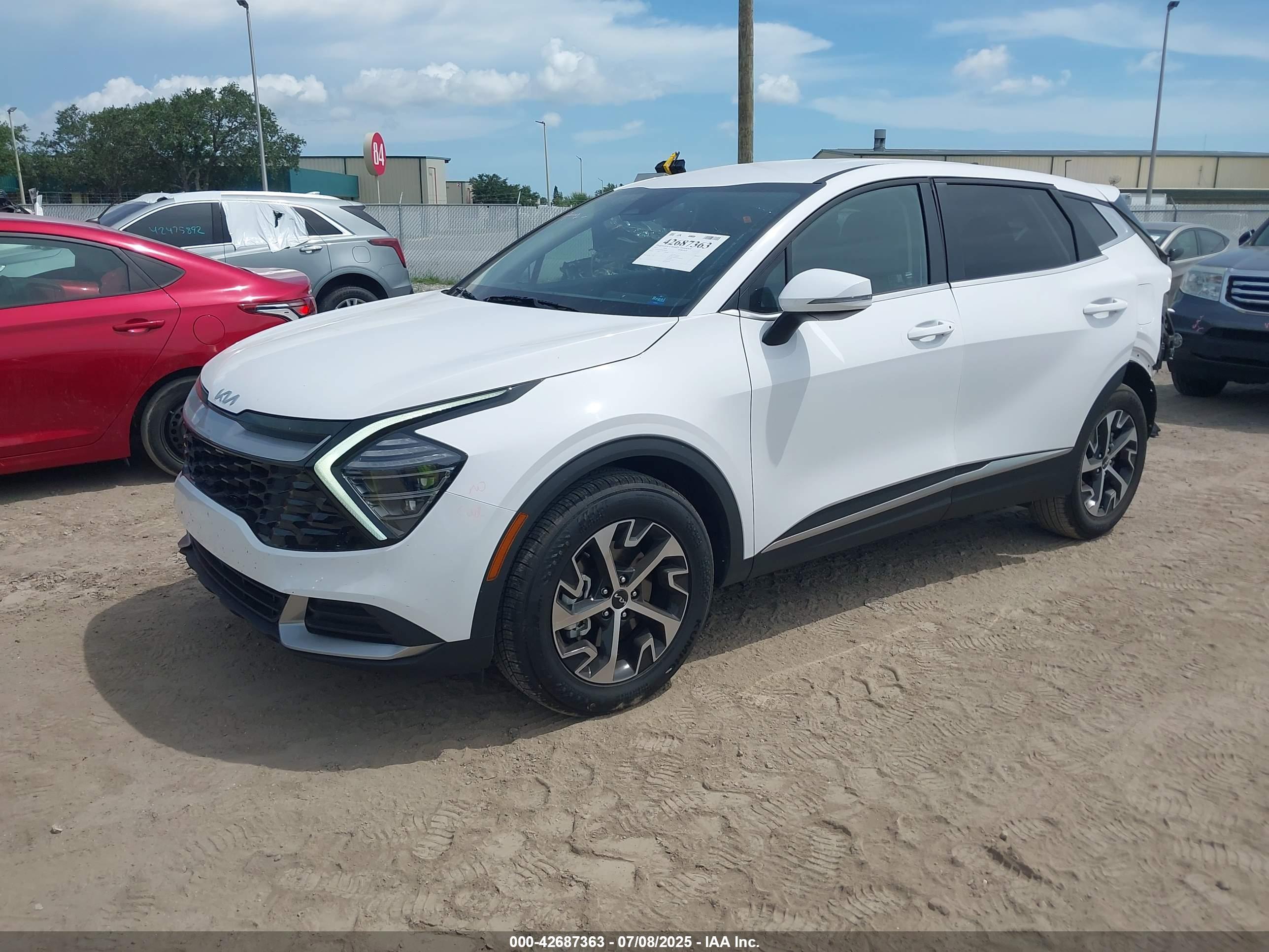 KIA SPORTAGE image 2