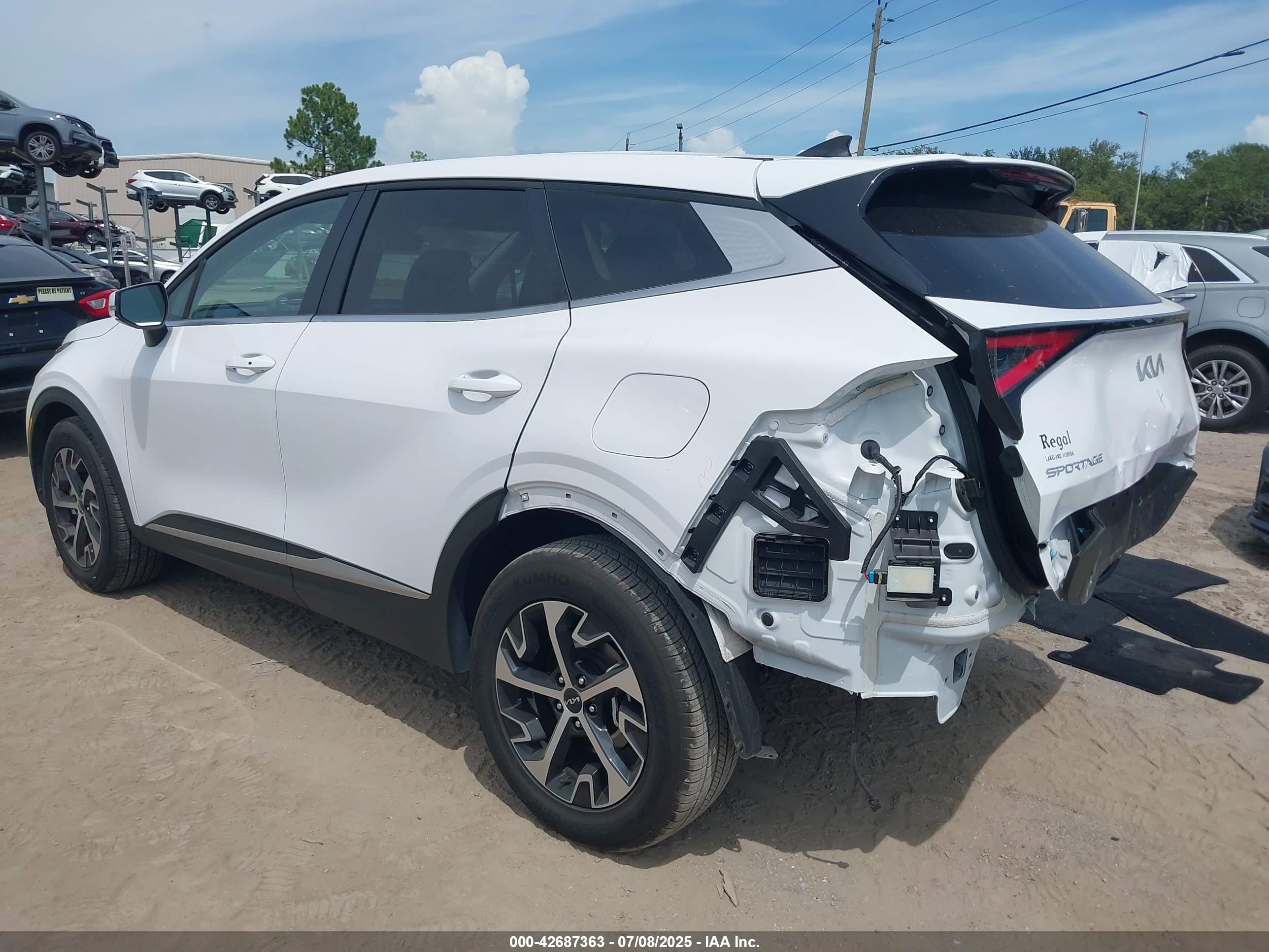 KIA SPORTAGE image 3