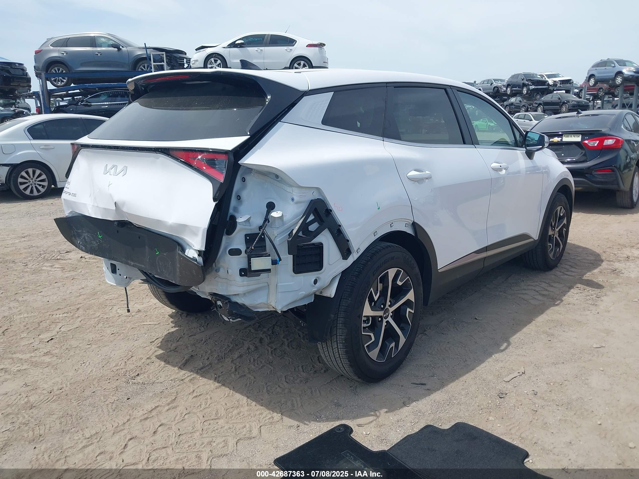 KIA SPORTAGE image 4
