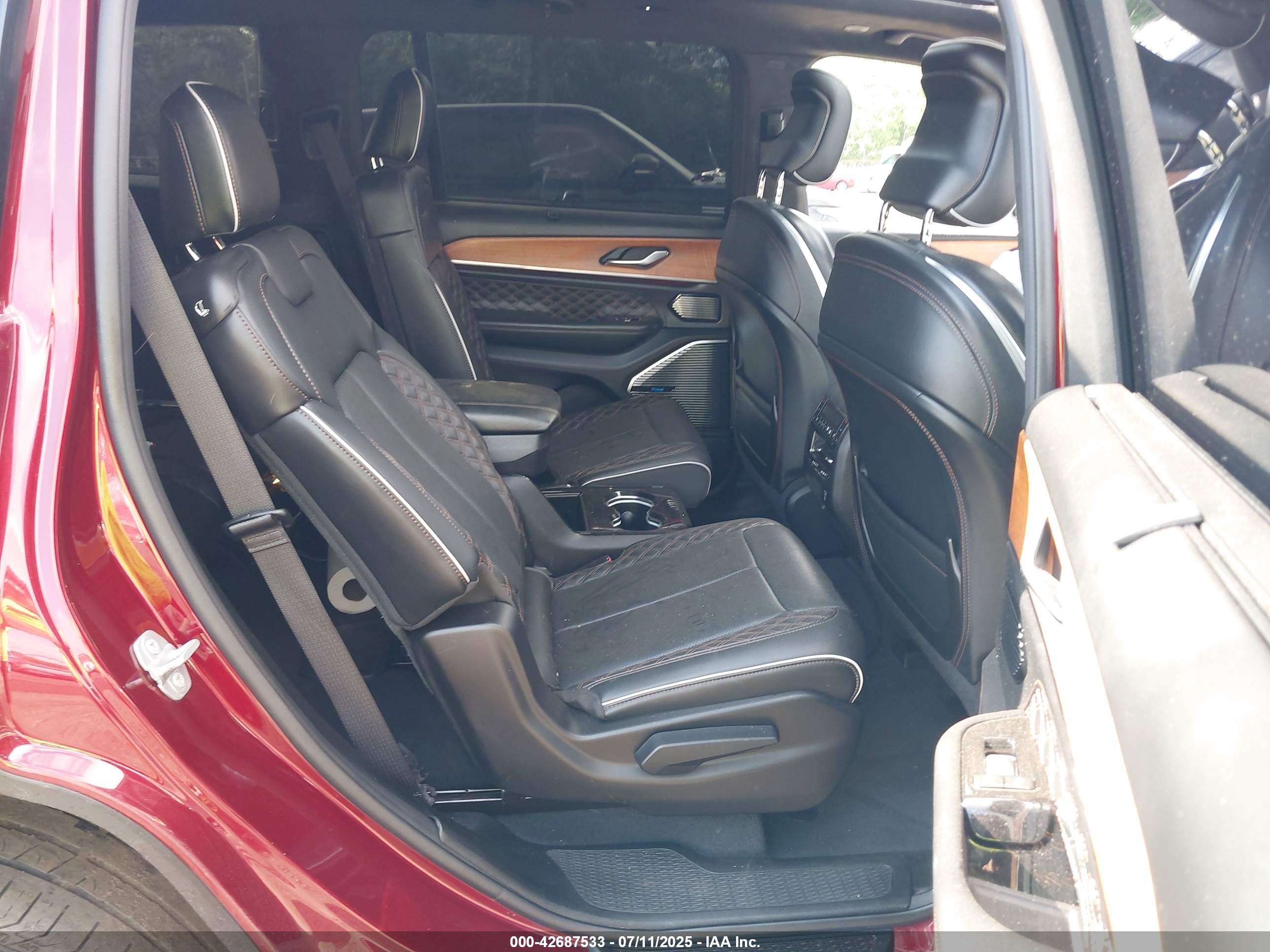JEEP GRAND image 8