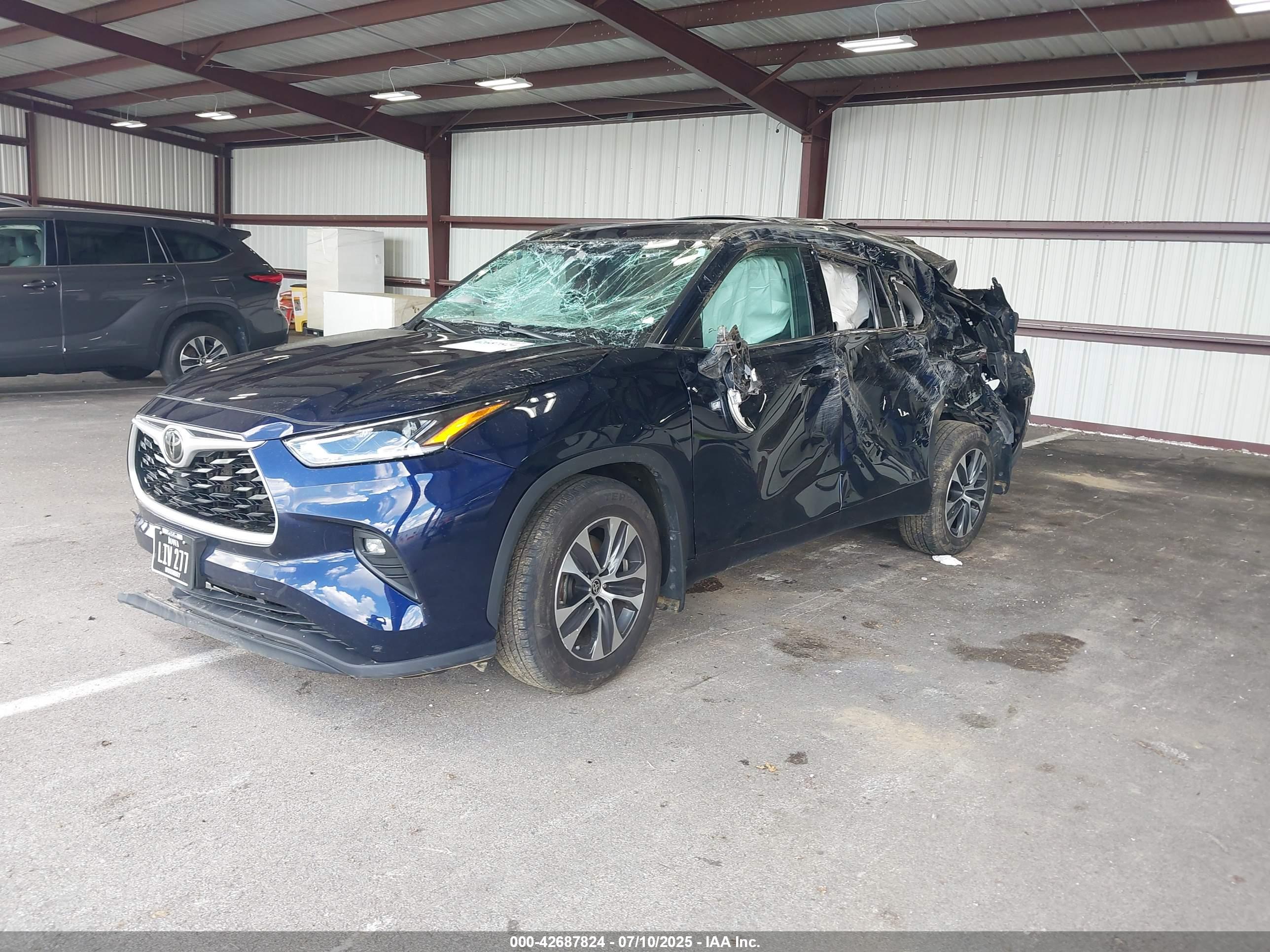 TOYOTA HIGHLANDER image 2