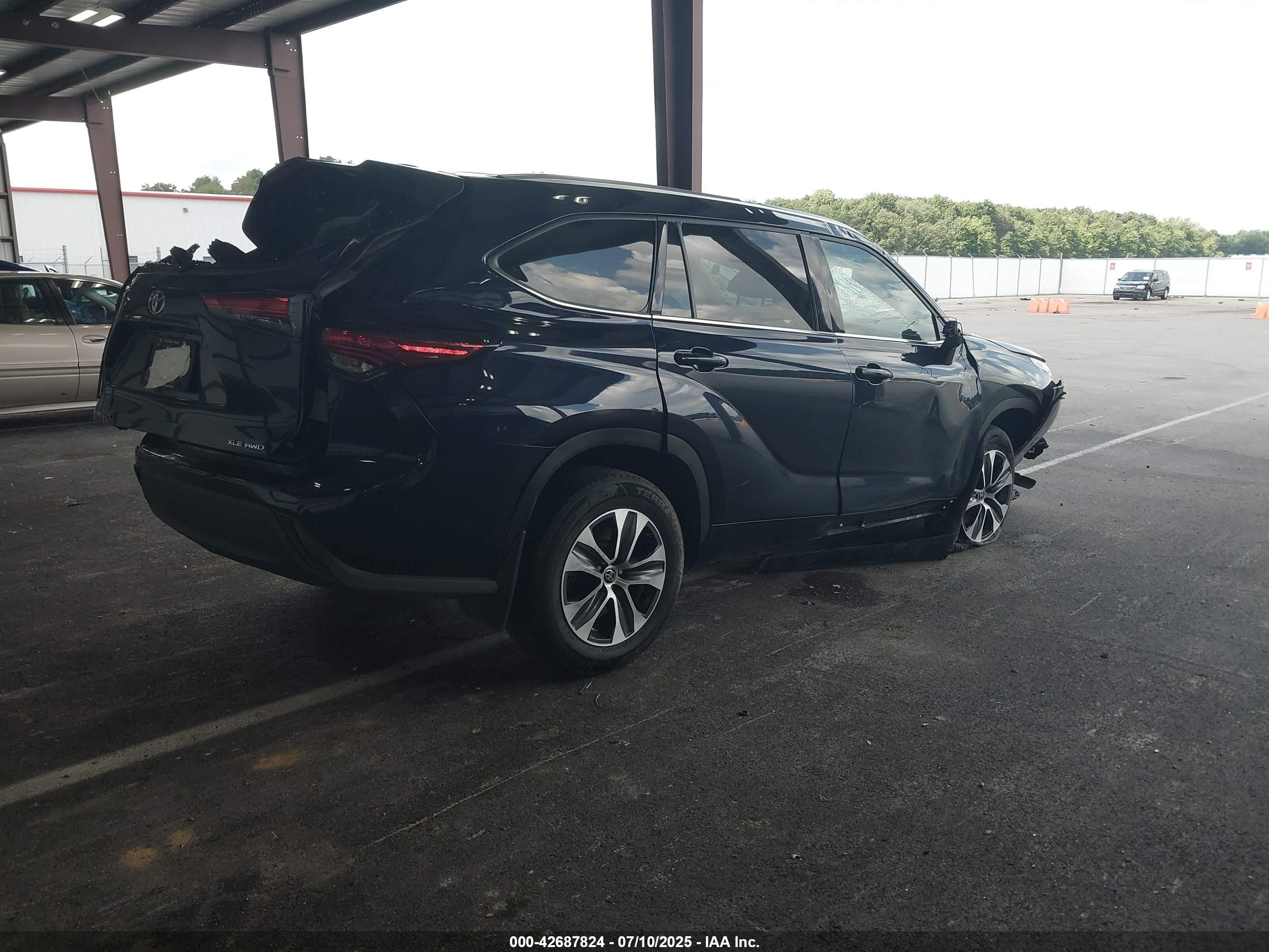 TOYOTA HIGHLANDER image 4