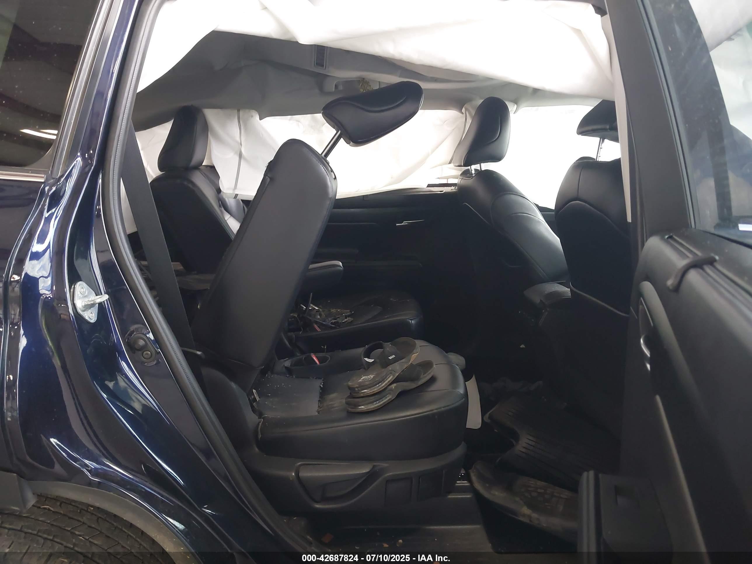 TOYOTA HIGHLANDER image 8