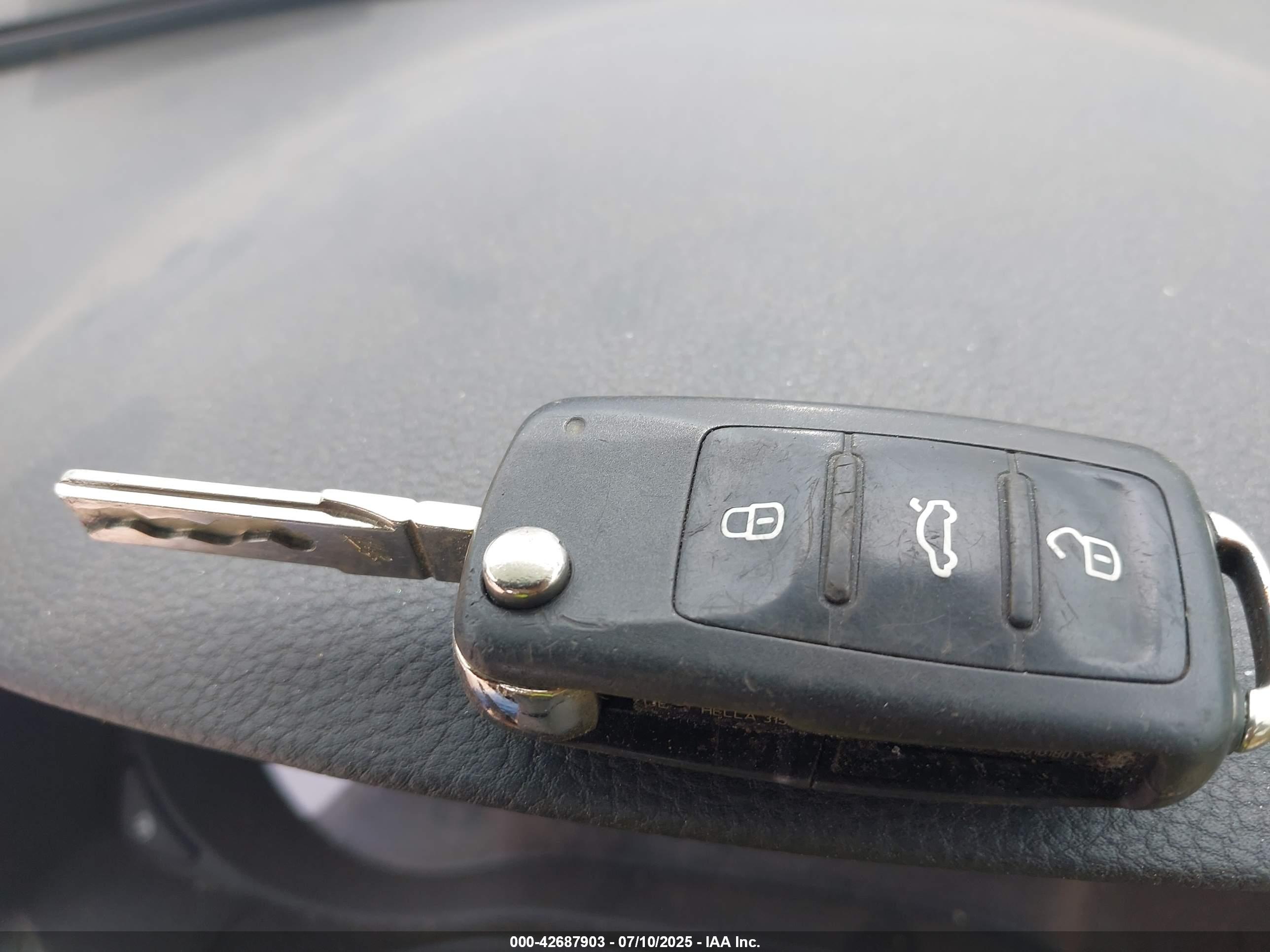 VOLKSWAGEN PASSAT image 11
