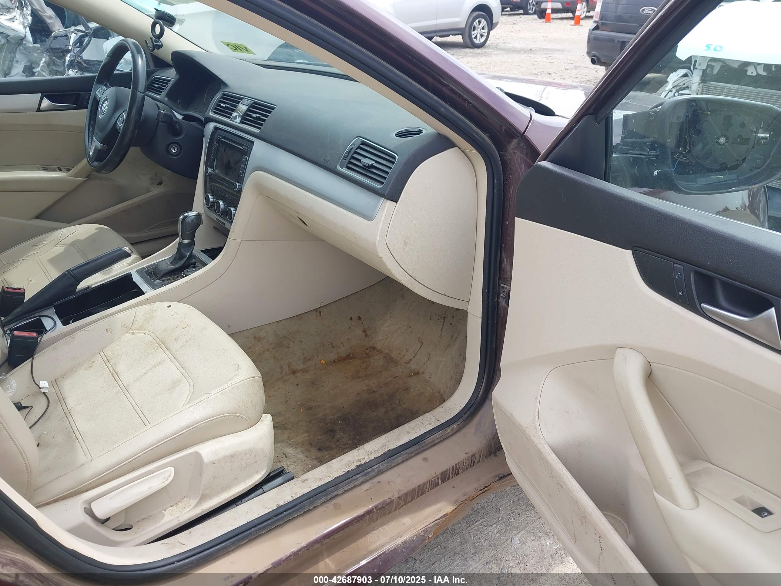 VOLKSWAGEN PASSAT image 5