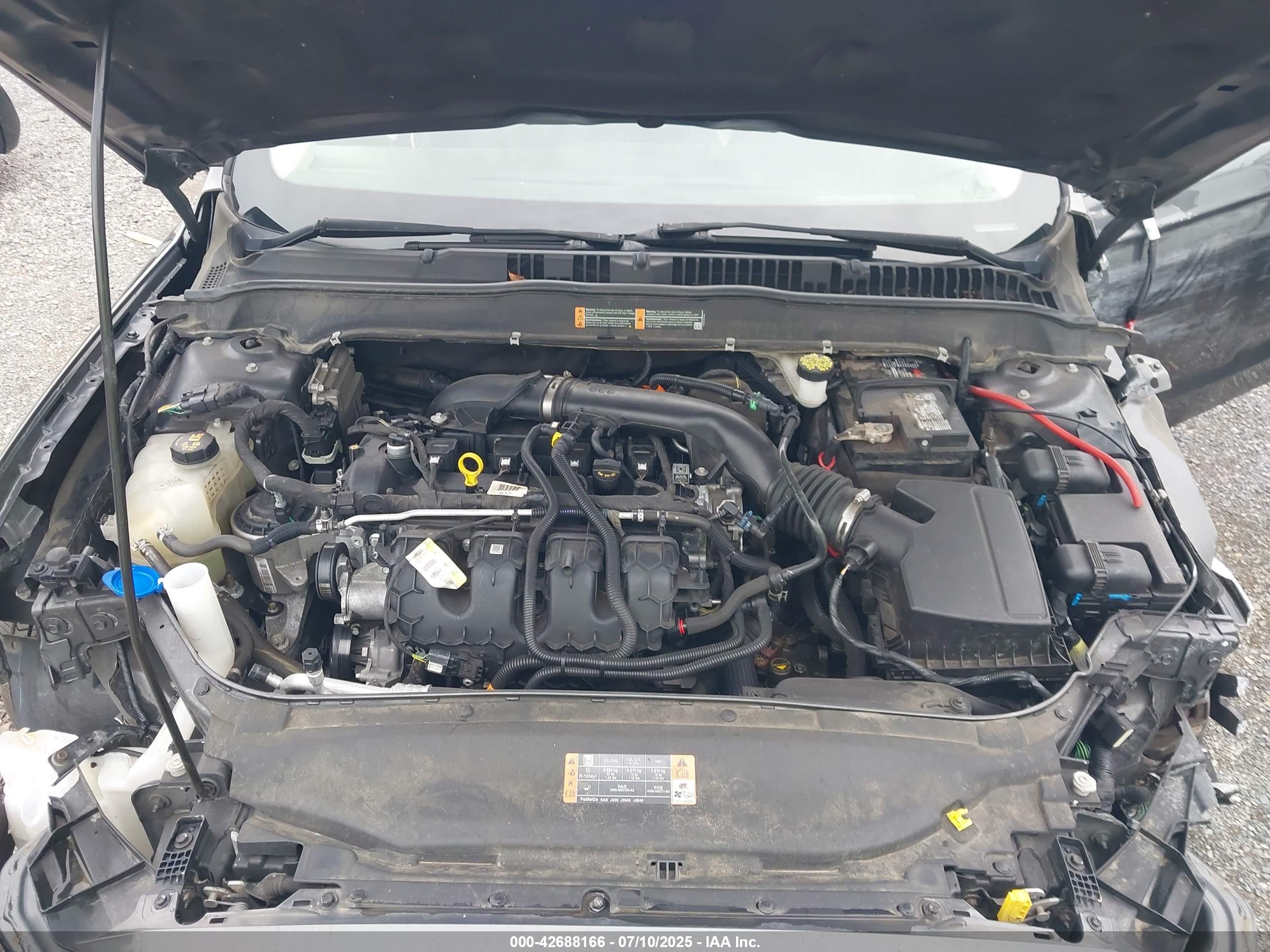 FORD FUSION image 10