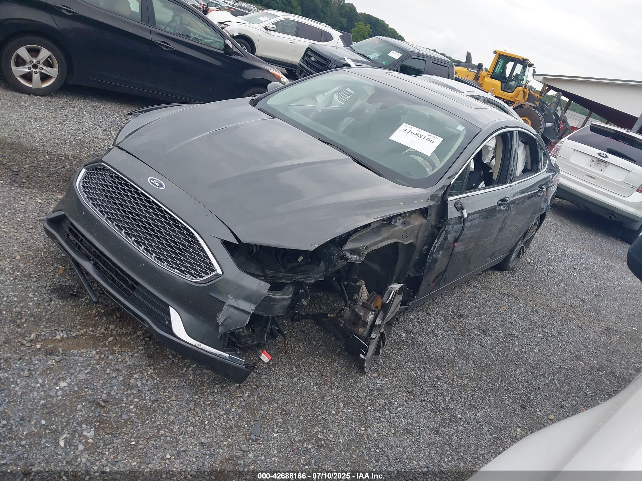 FORD FUSION image 2