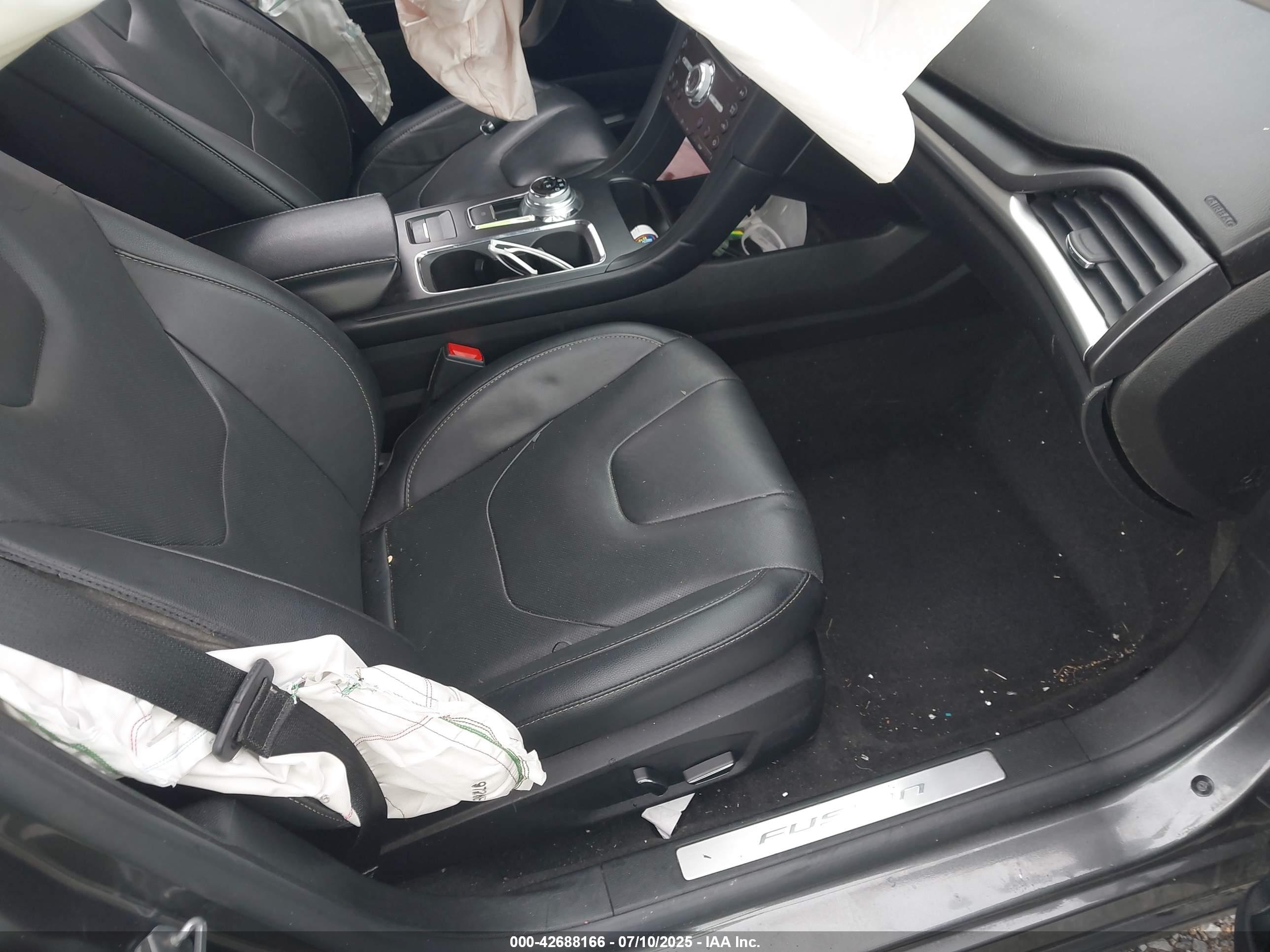 FORD FUSION image 5