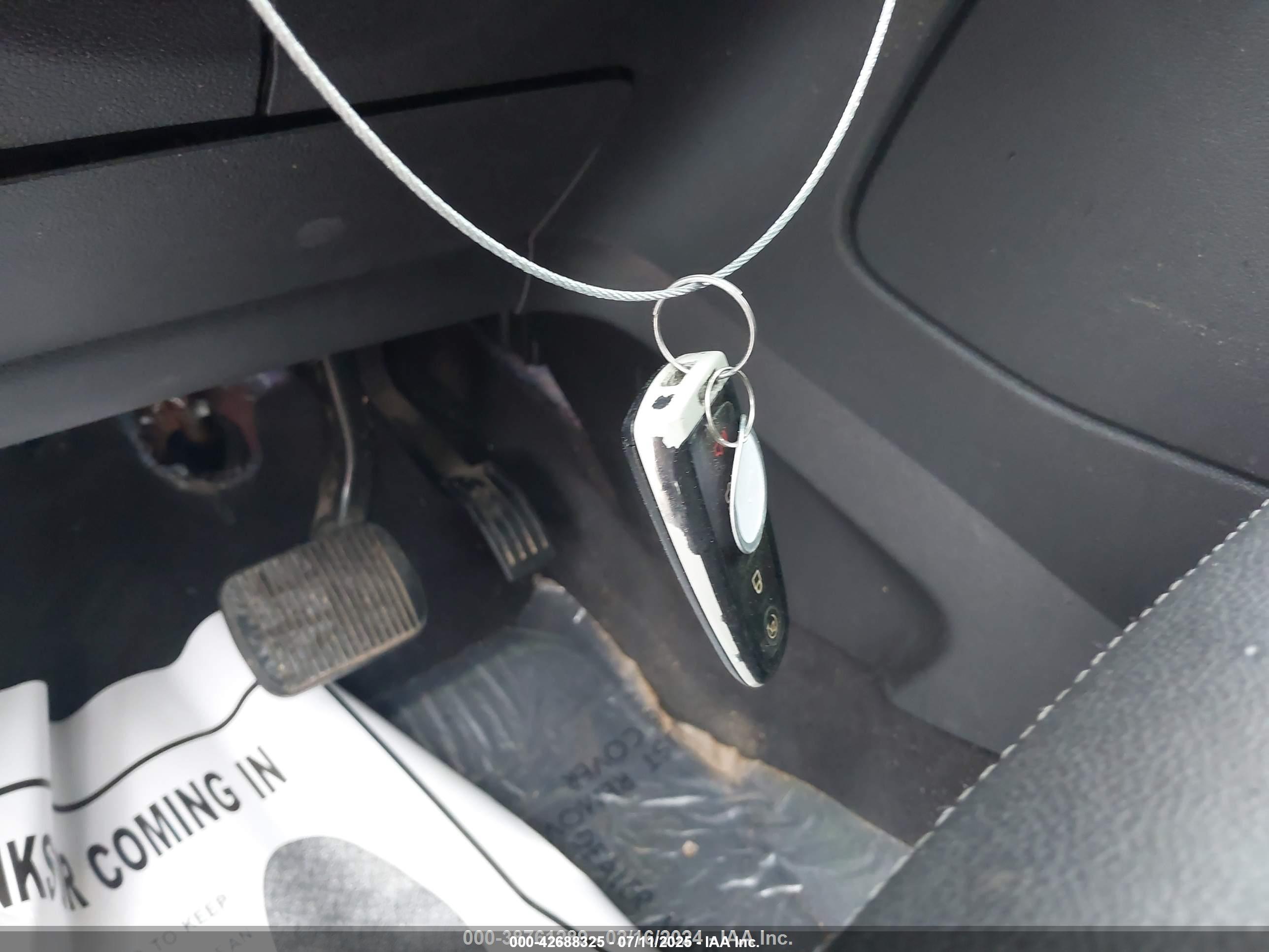 FORD C-MAX image 11