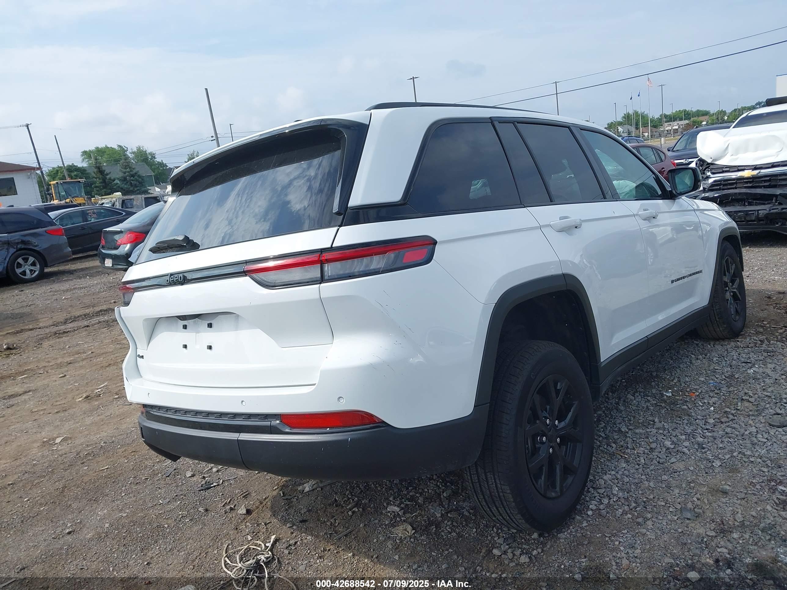 JEEP GRAND image 4