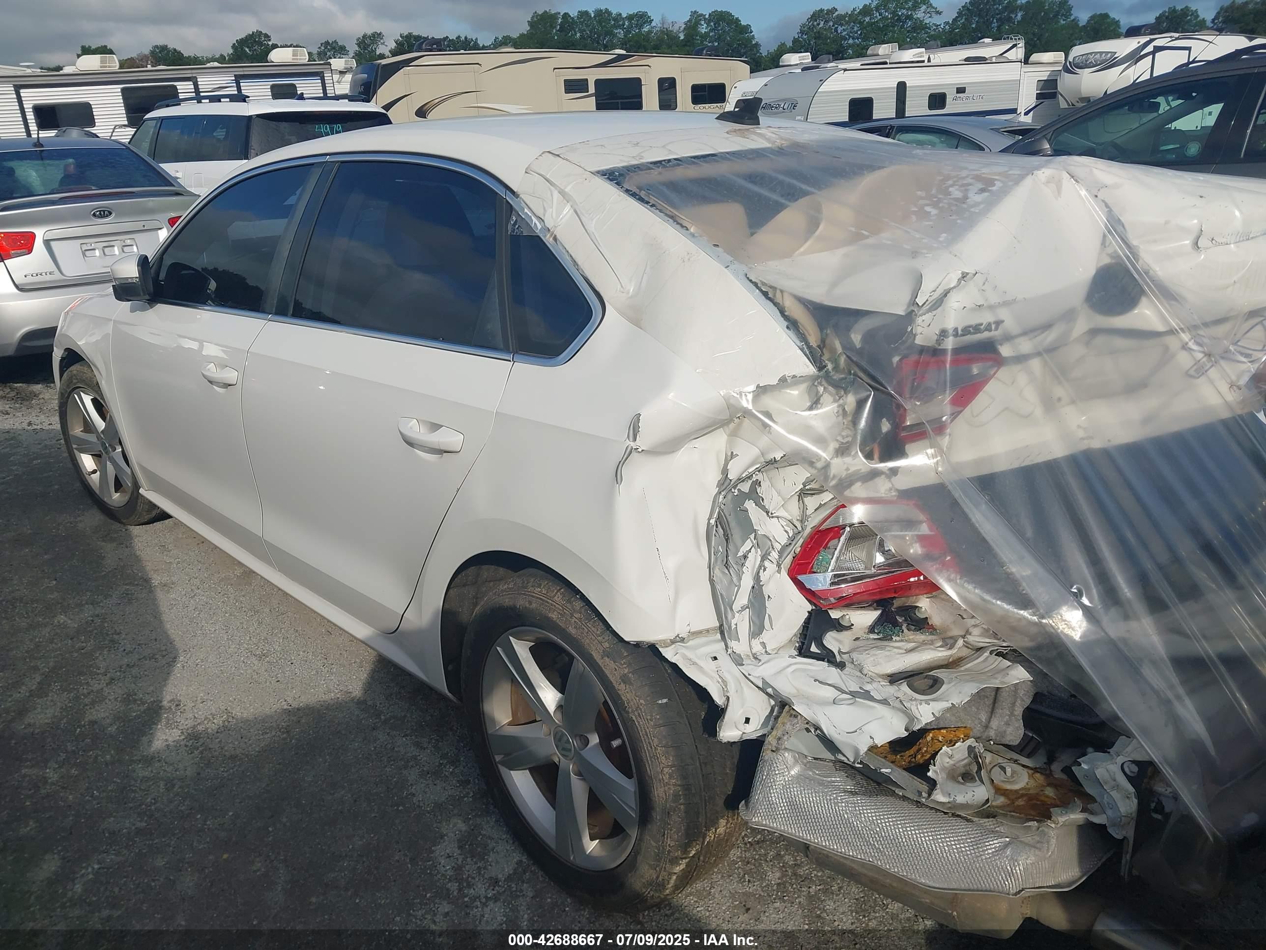 VOLKSWAGEN PASSAT image 3
