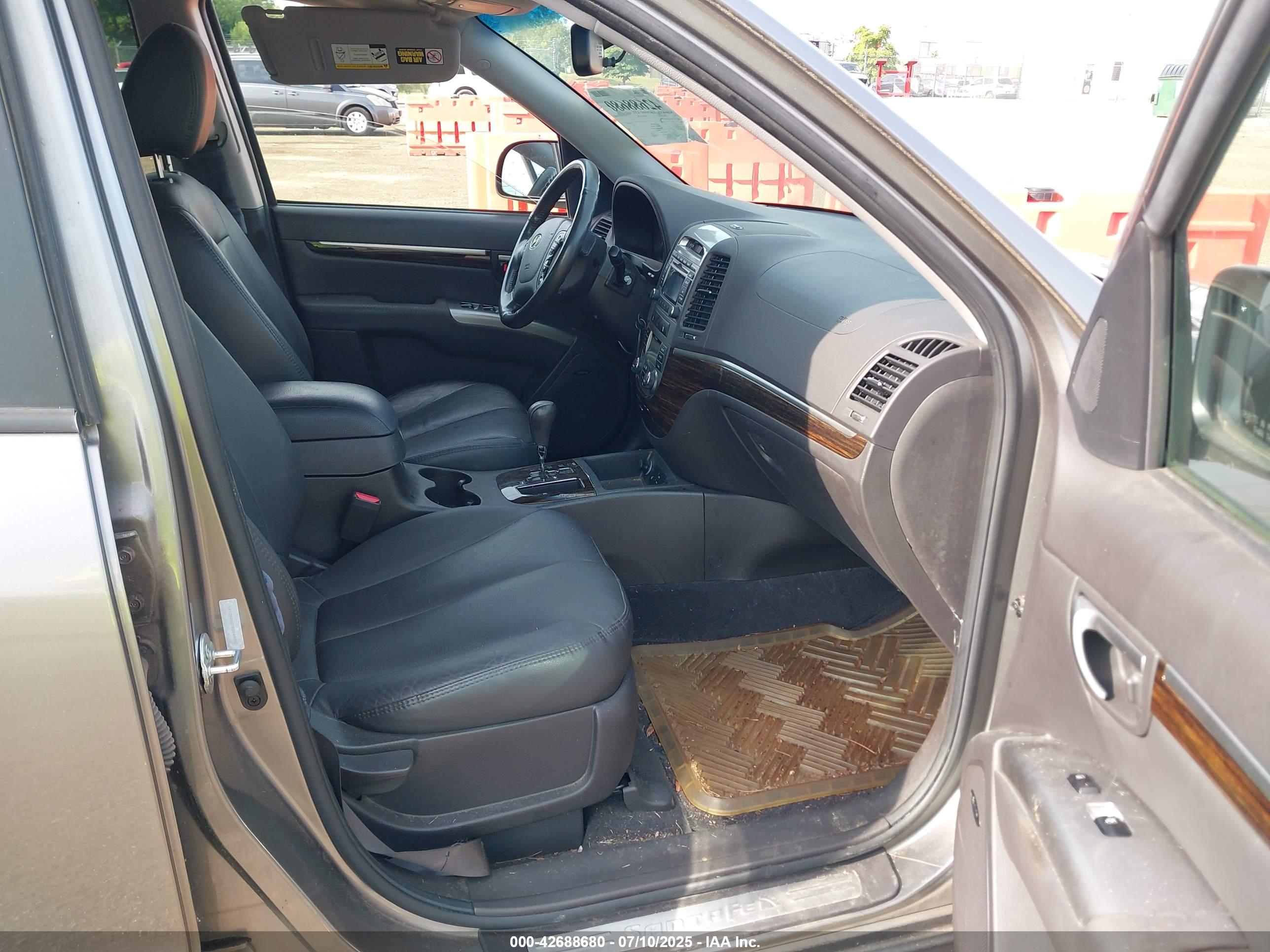 HYUNDAI SANTA image 5
