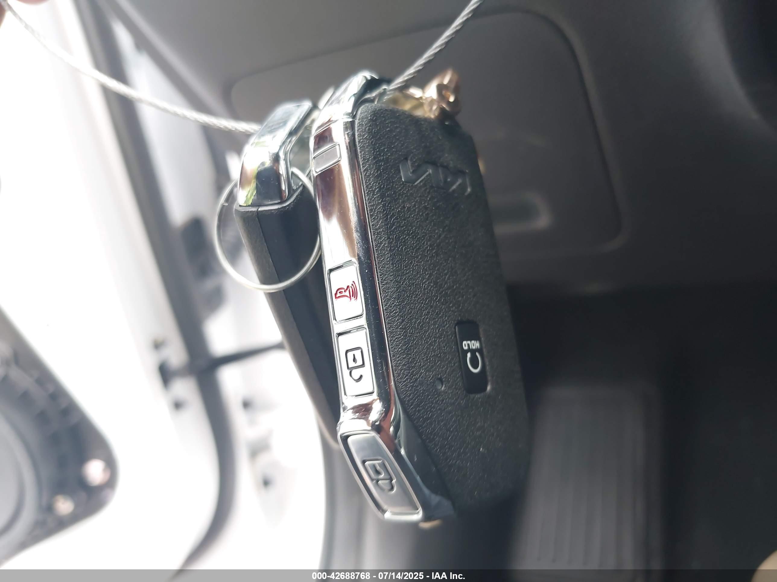 KIA SPORTAGE image 11