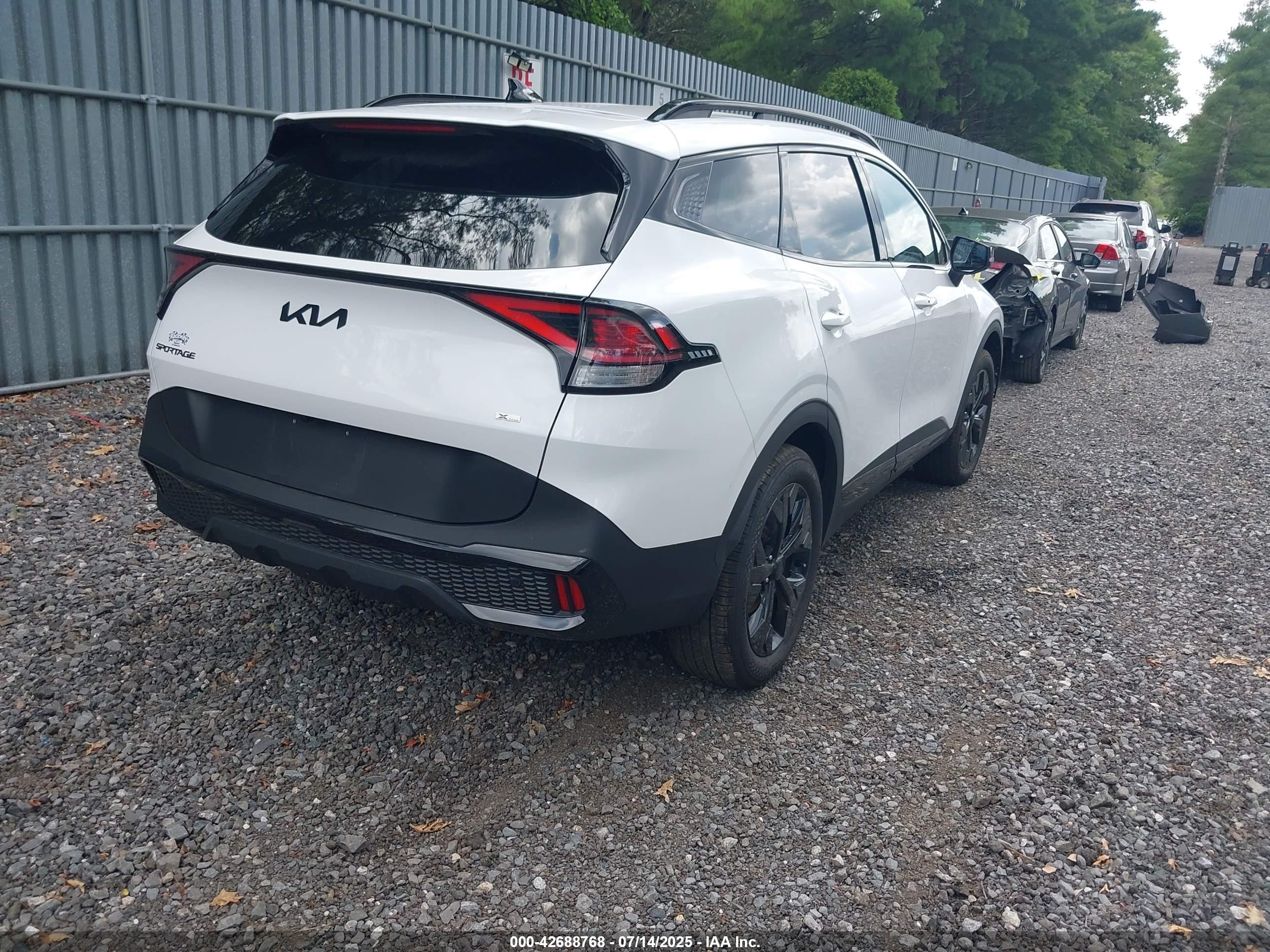 KIA SPORTAGE image 4