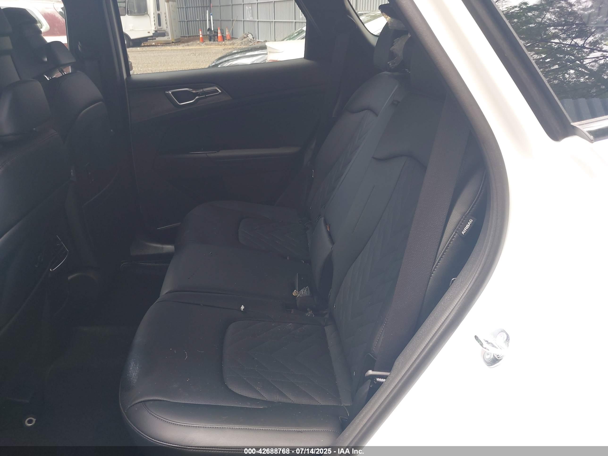 KIA SPORTAGE image 8