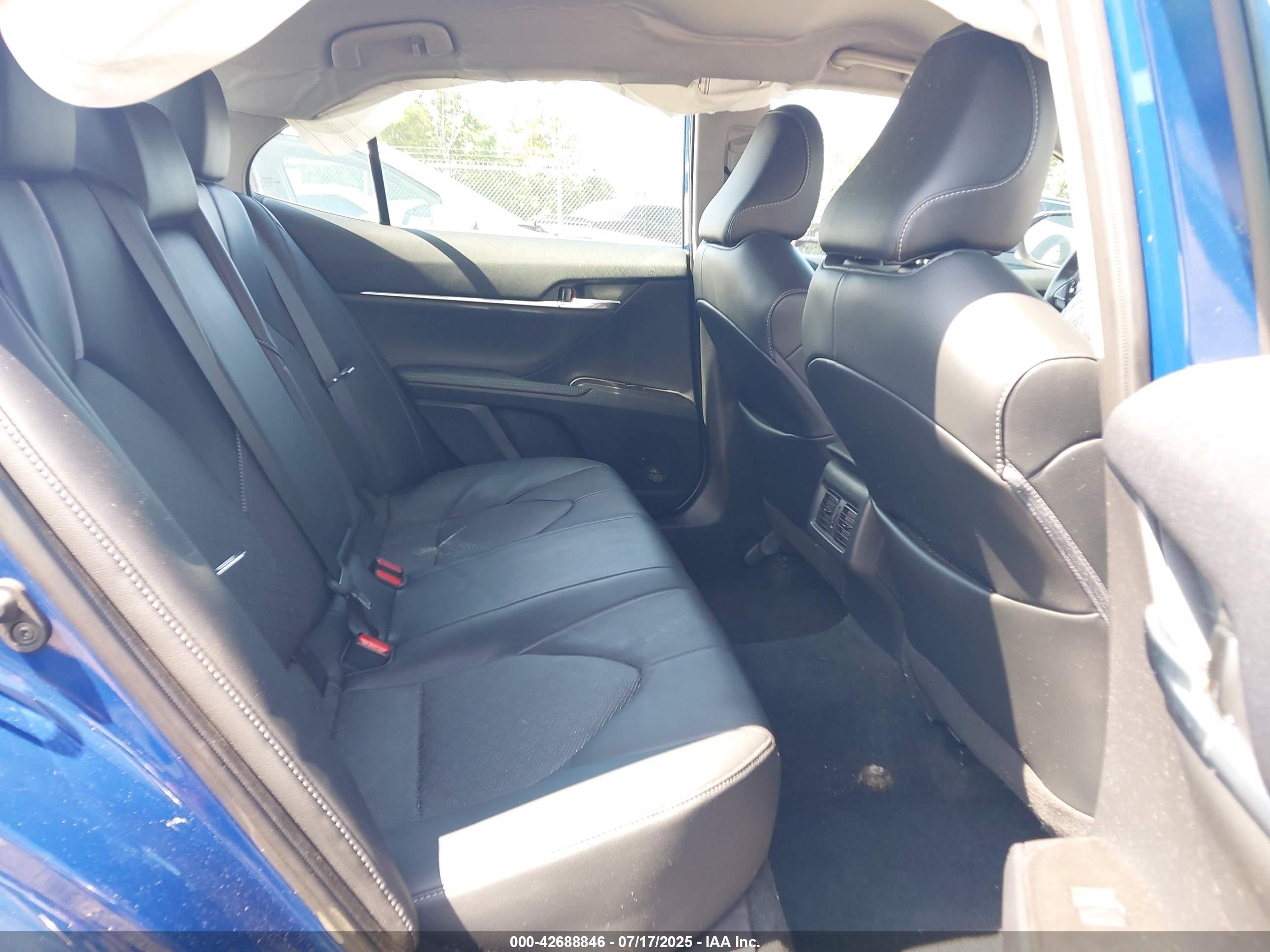 TOYOTA CAMRY image 8