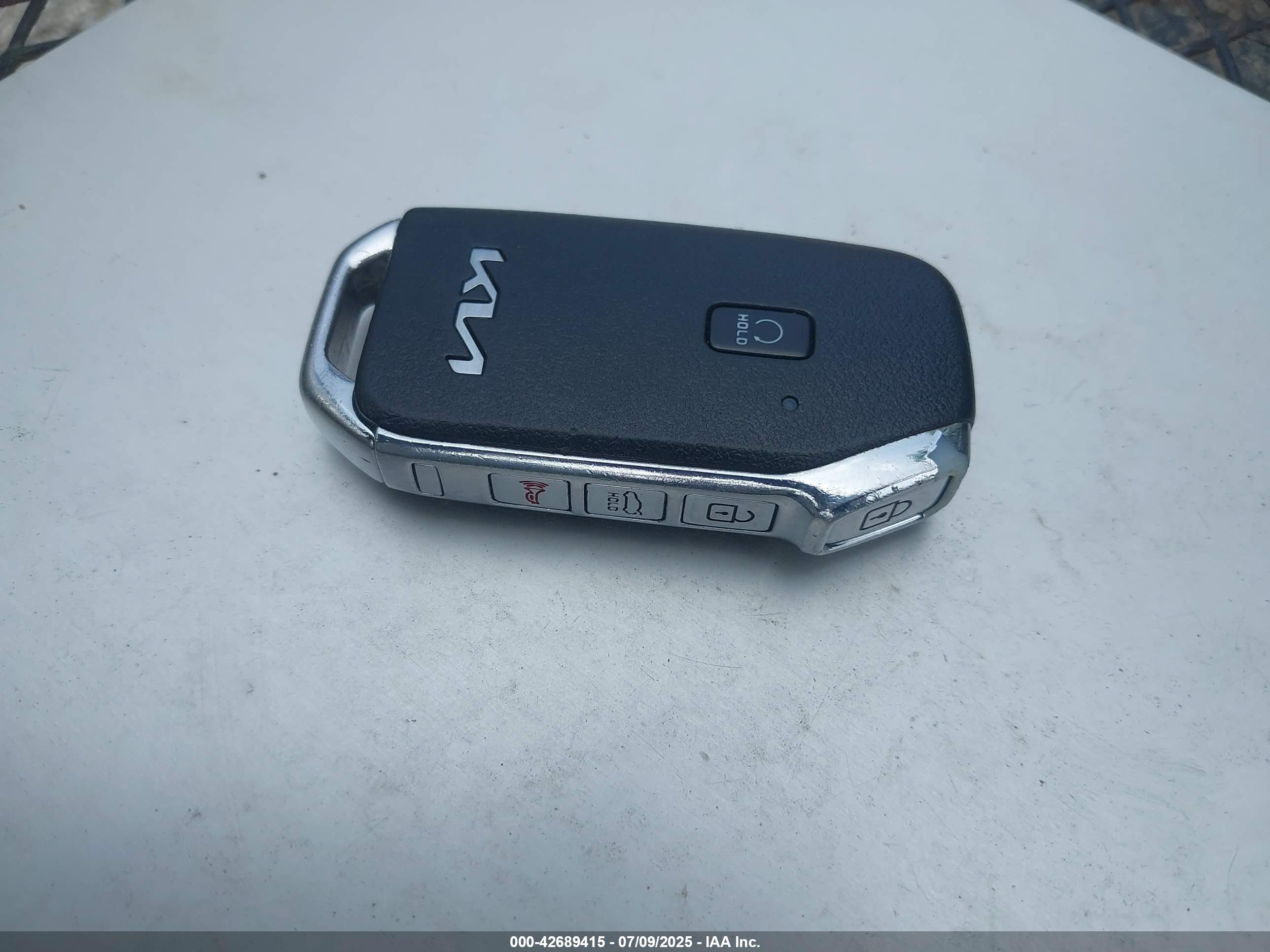 KIA K5 image 11