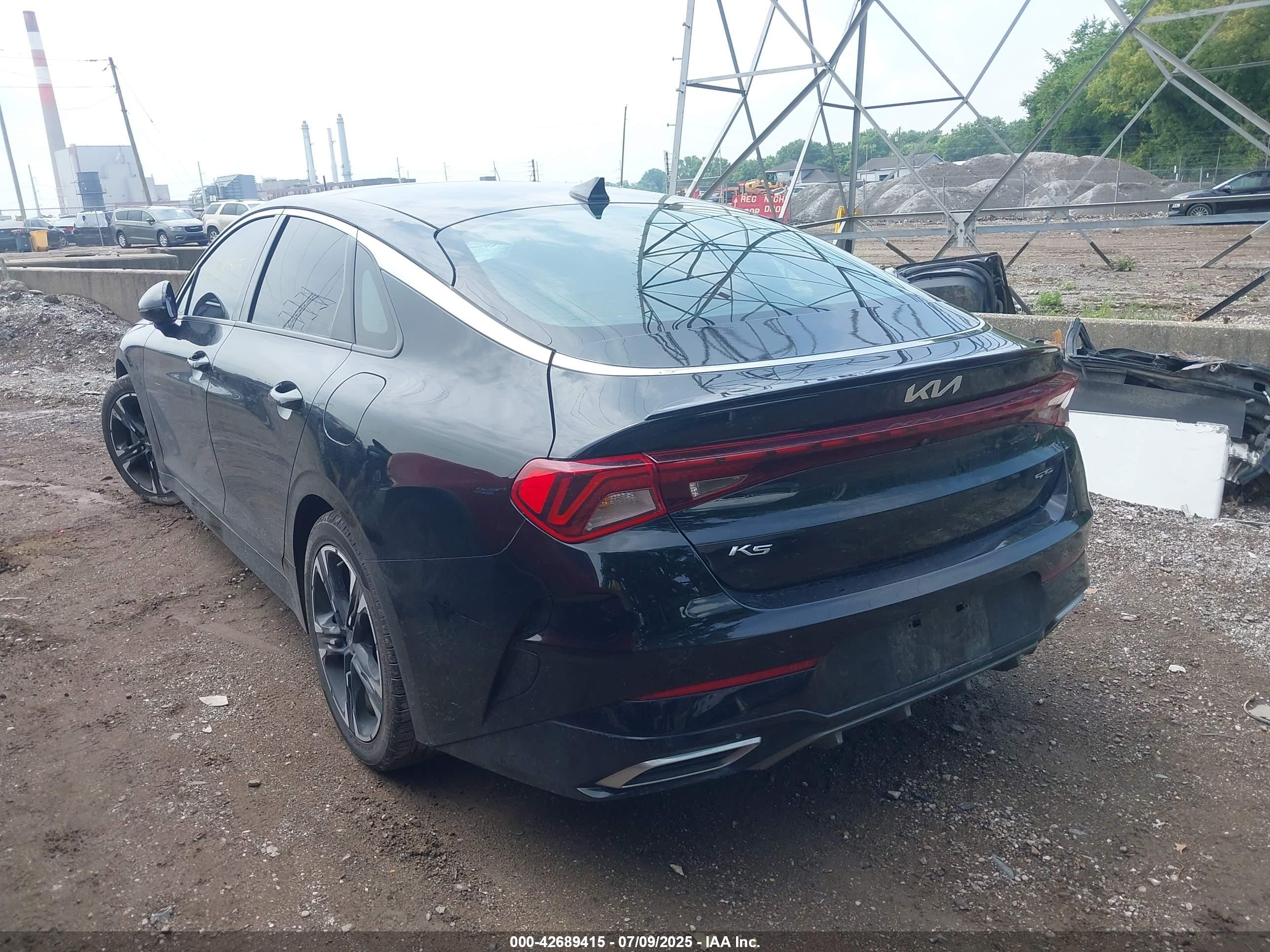 KIA K5 image 3