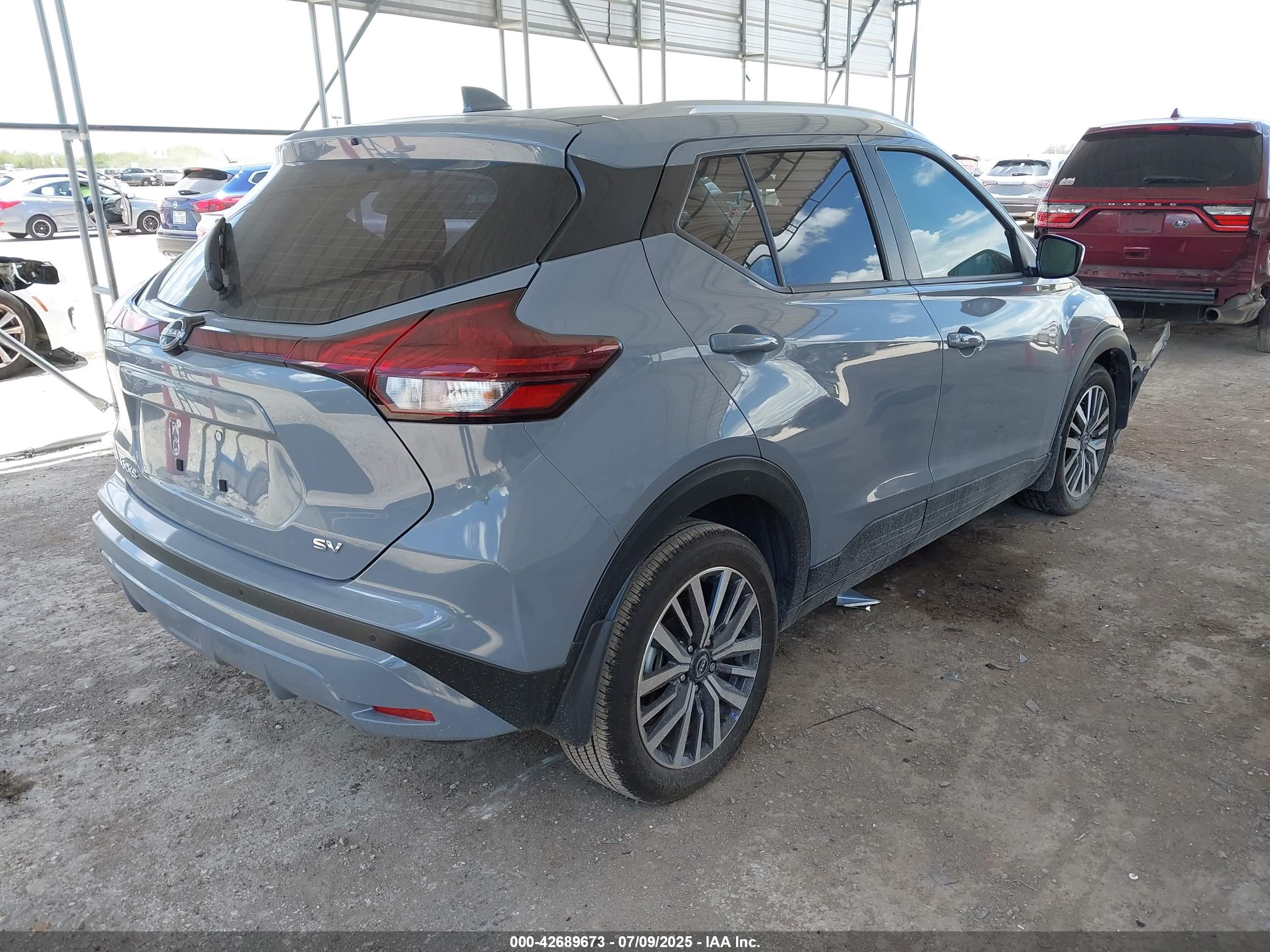 NISSAN KICKS image 4