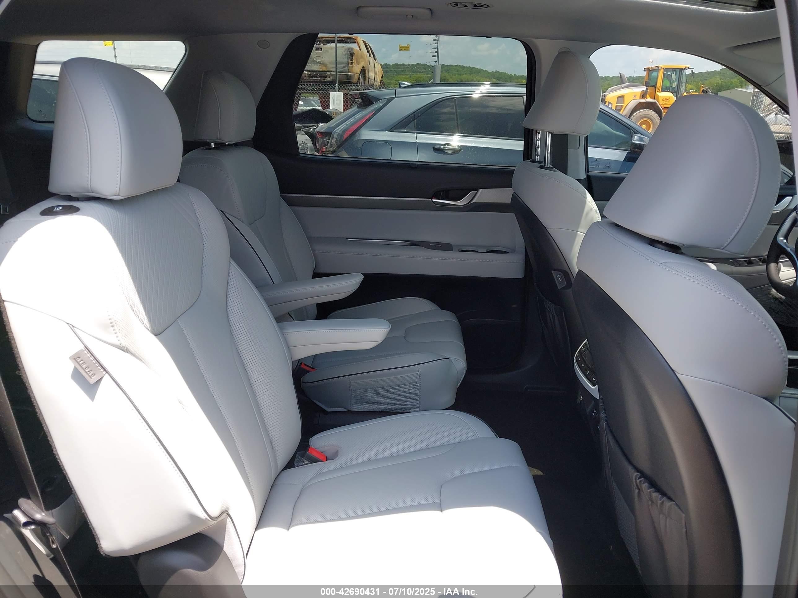 HYUNDAI PALISADE image 8