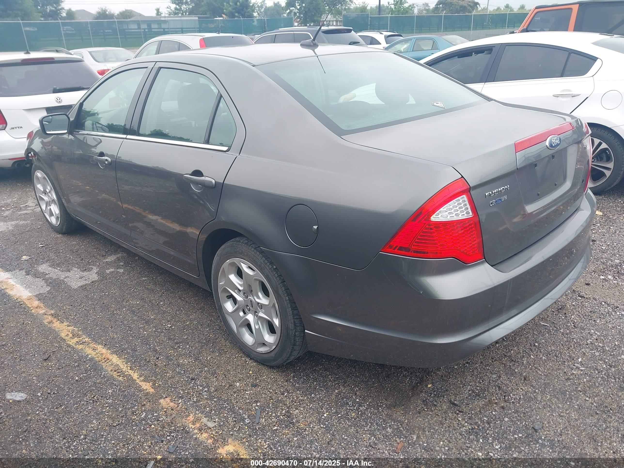 FORD FUSION image 3