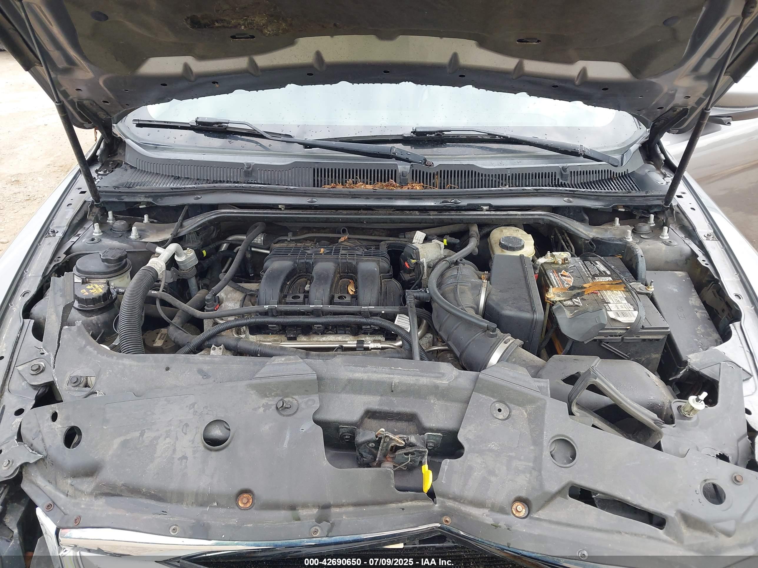 FORD TAURUS image 10