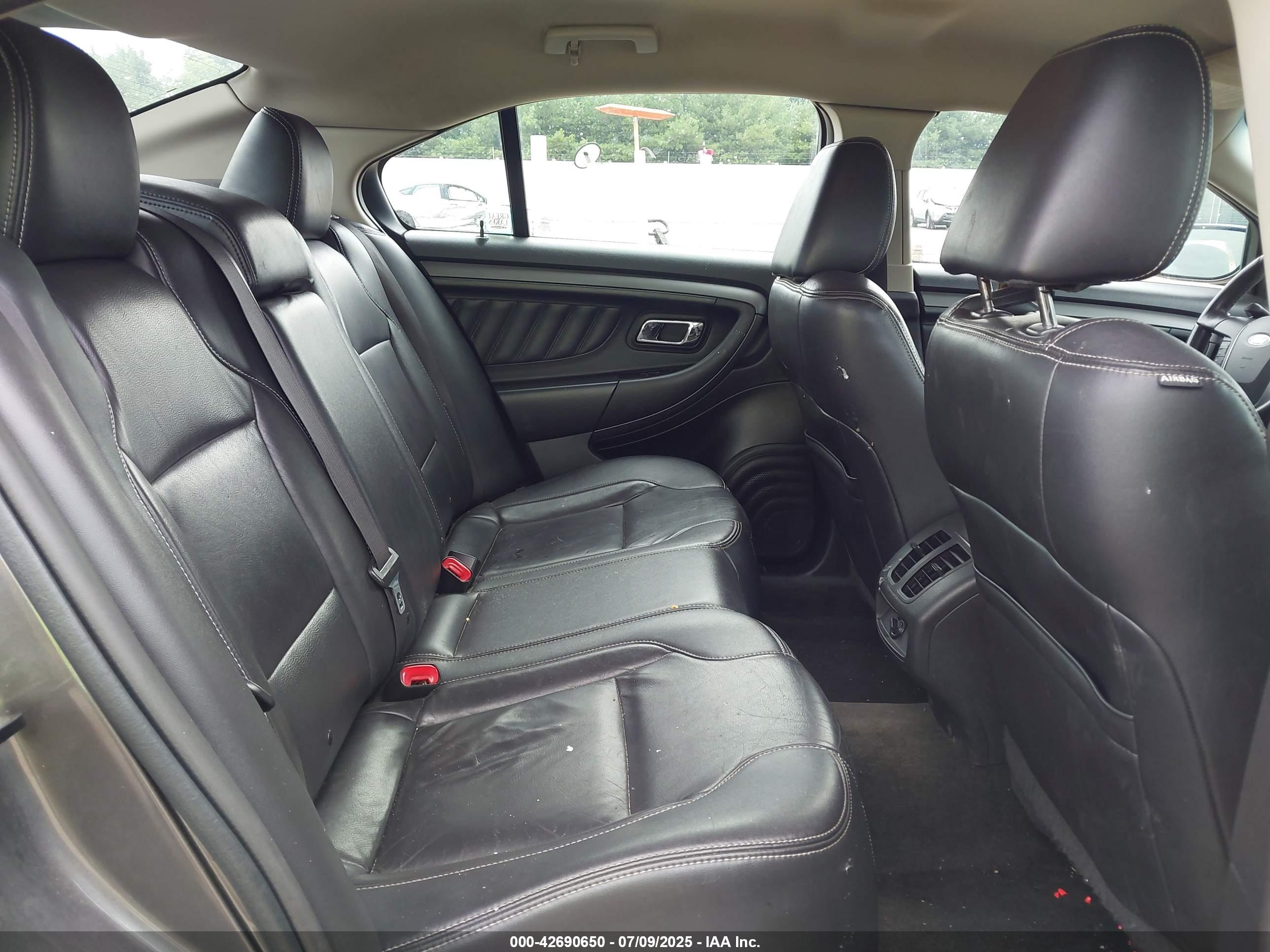 FORD TAURUS image 8