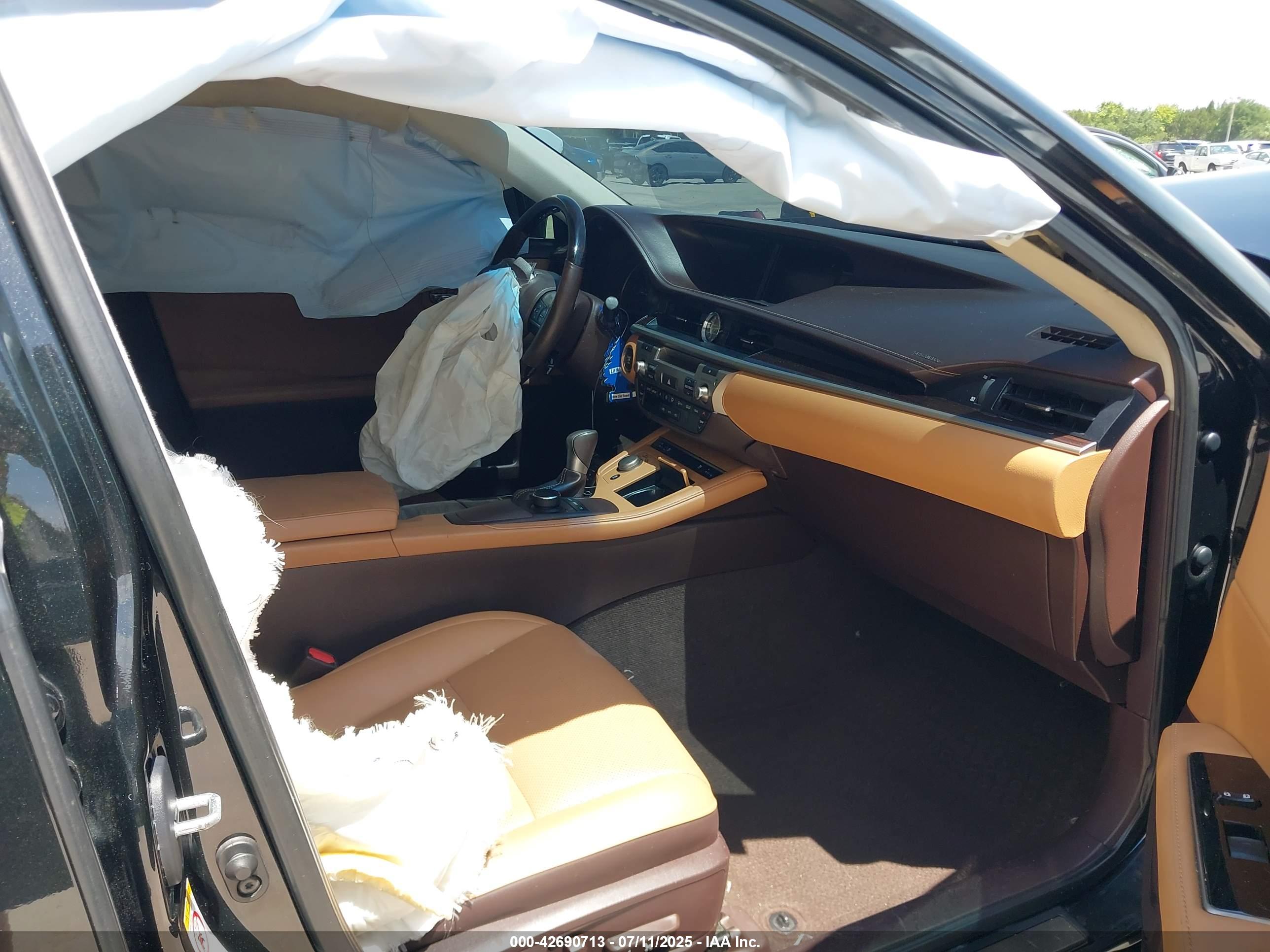 LEXUS ES image 5