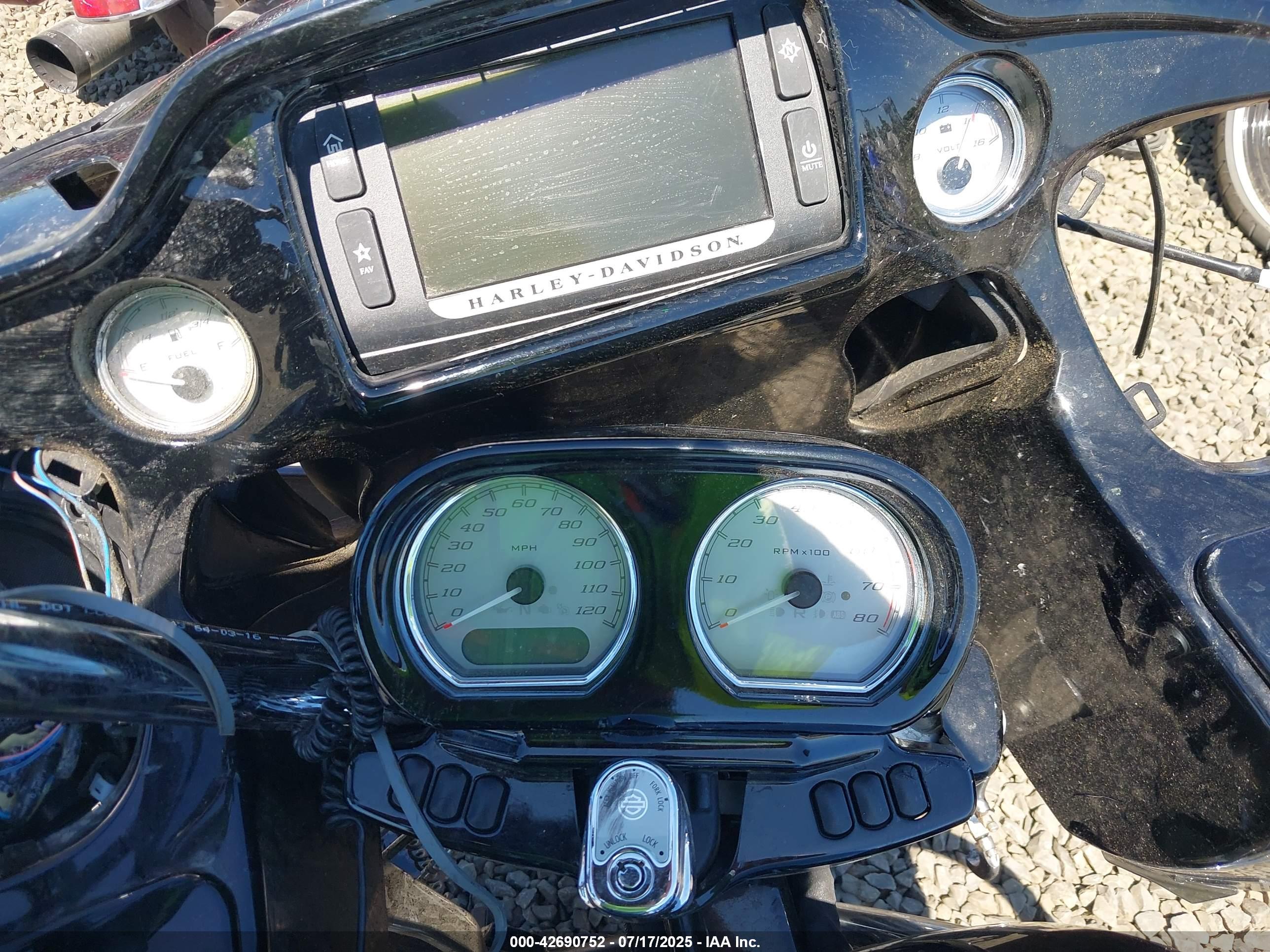 HARLEY-DAVIDSON FLTRXS image 7