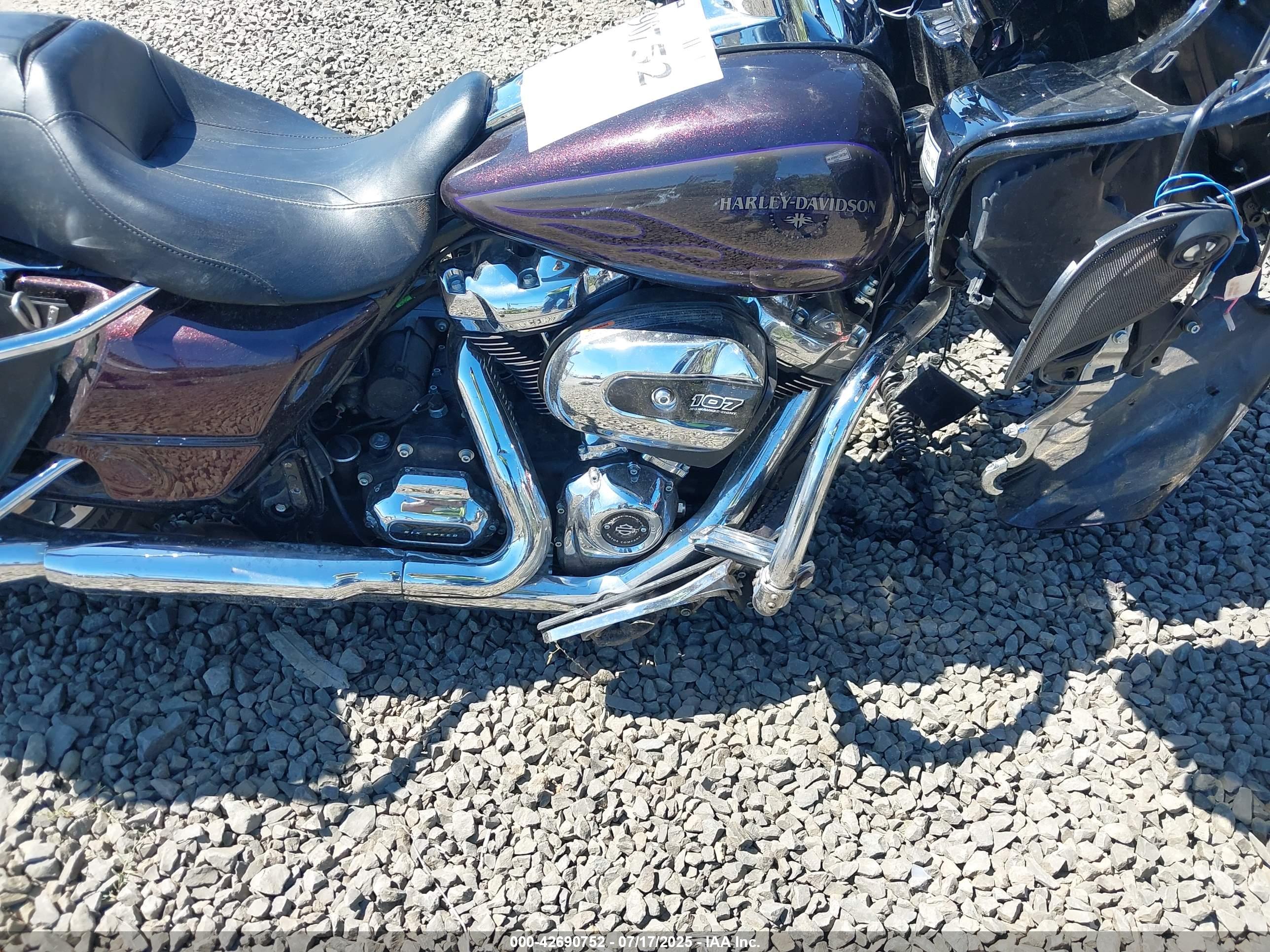 HARLEY-DAVIDSON FLTRXS image 8