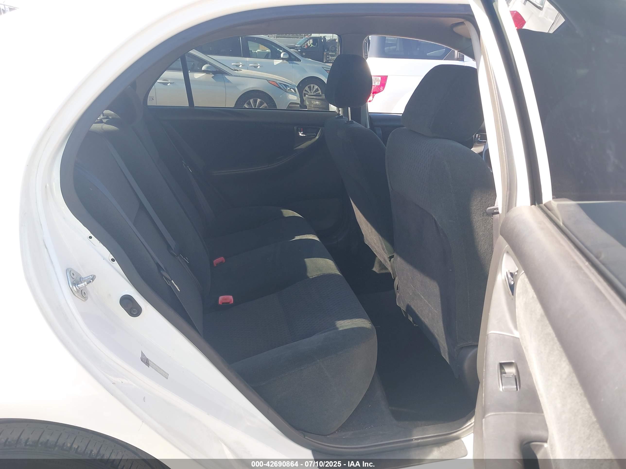 TOYOTA COROLLA image 8