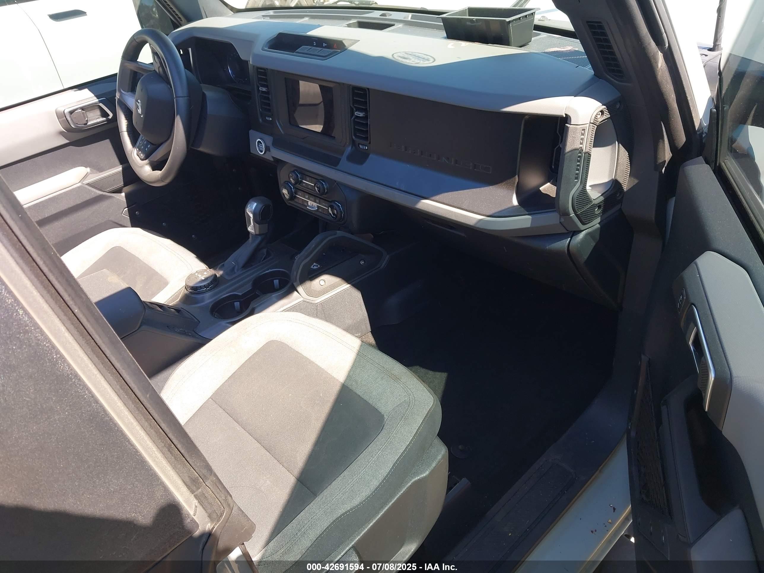 FORD BRONCO image 5