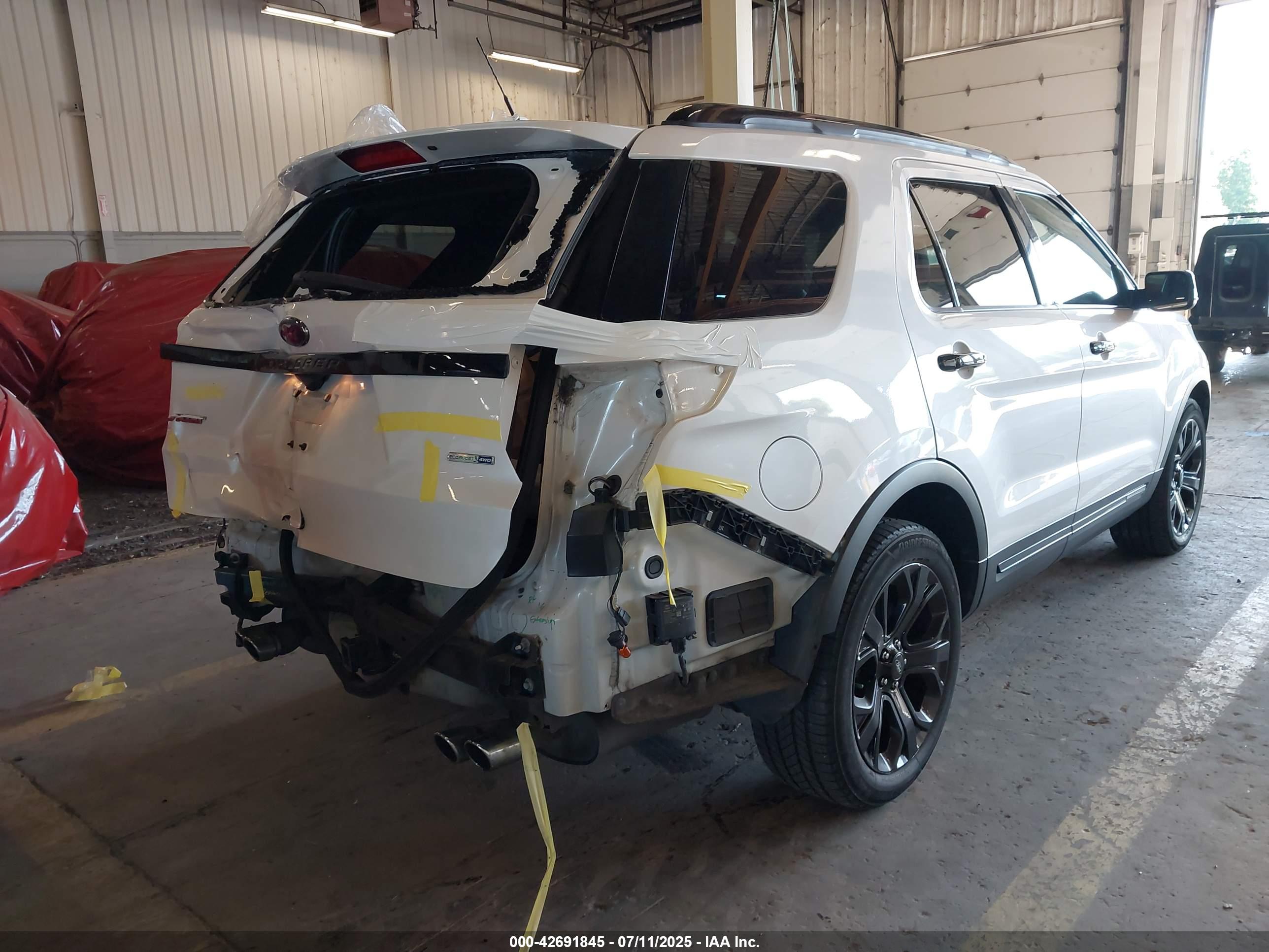 FORD EXPLORER image 6