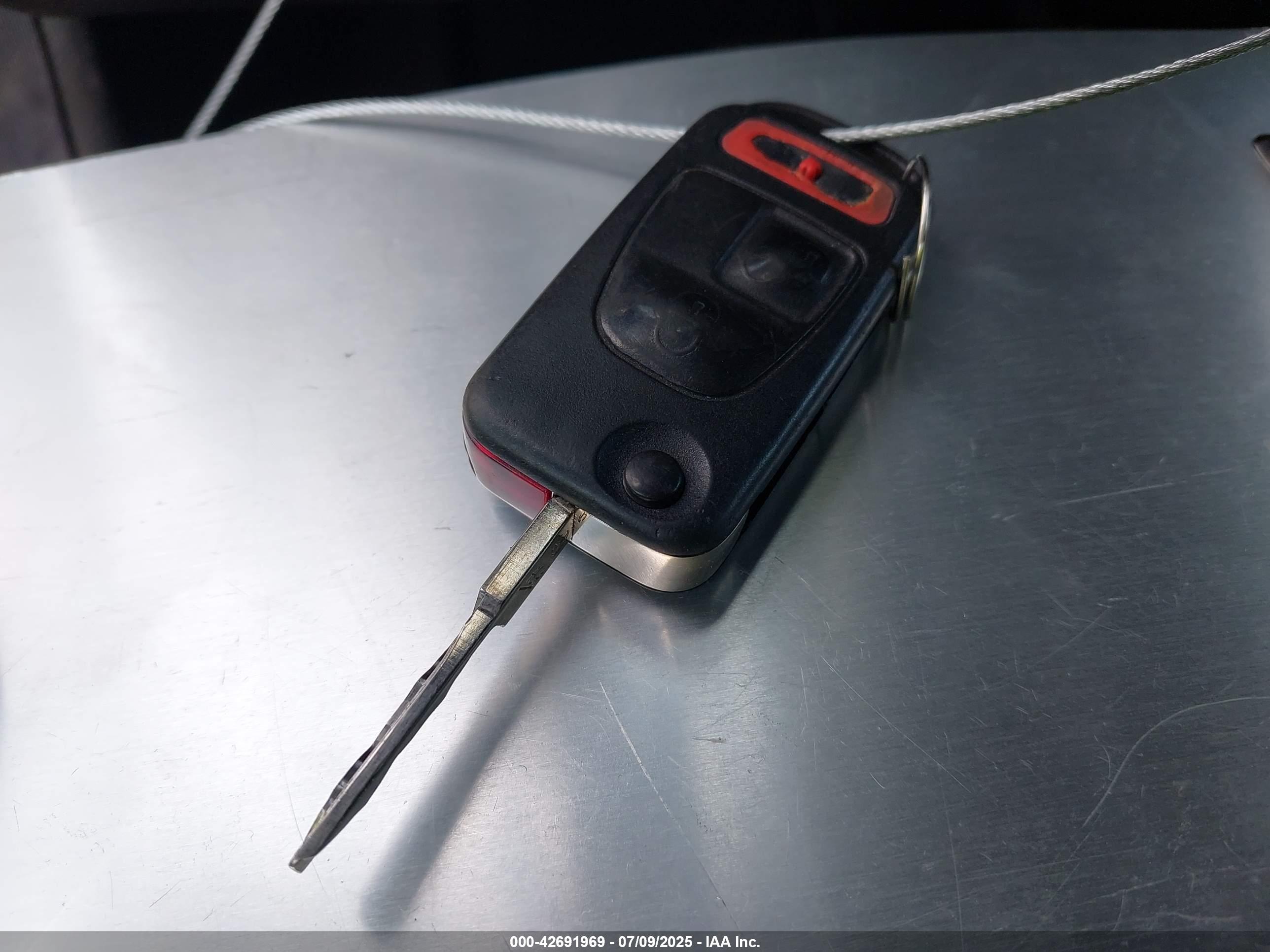 MERCEDES-BENZ SLK image 11