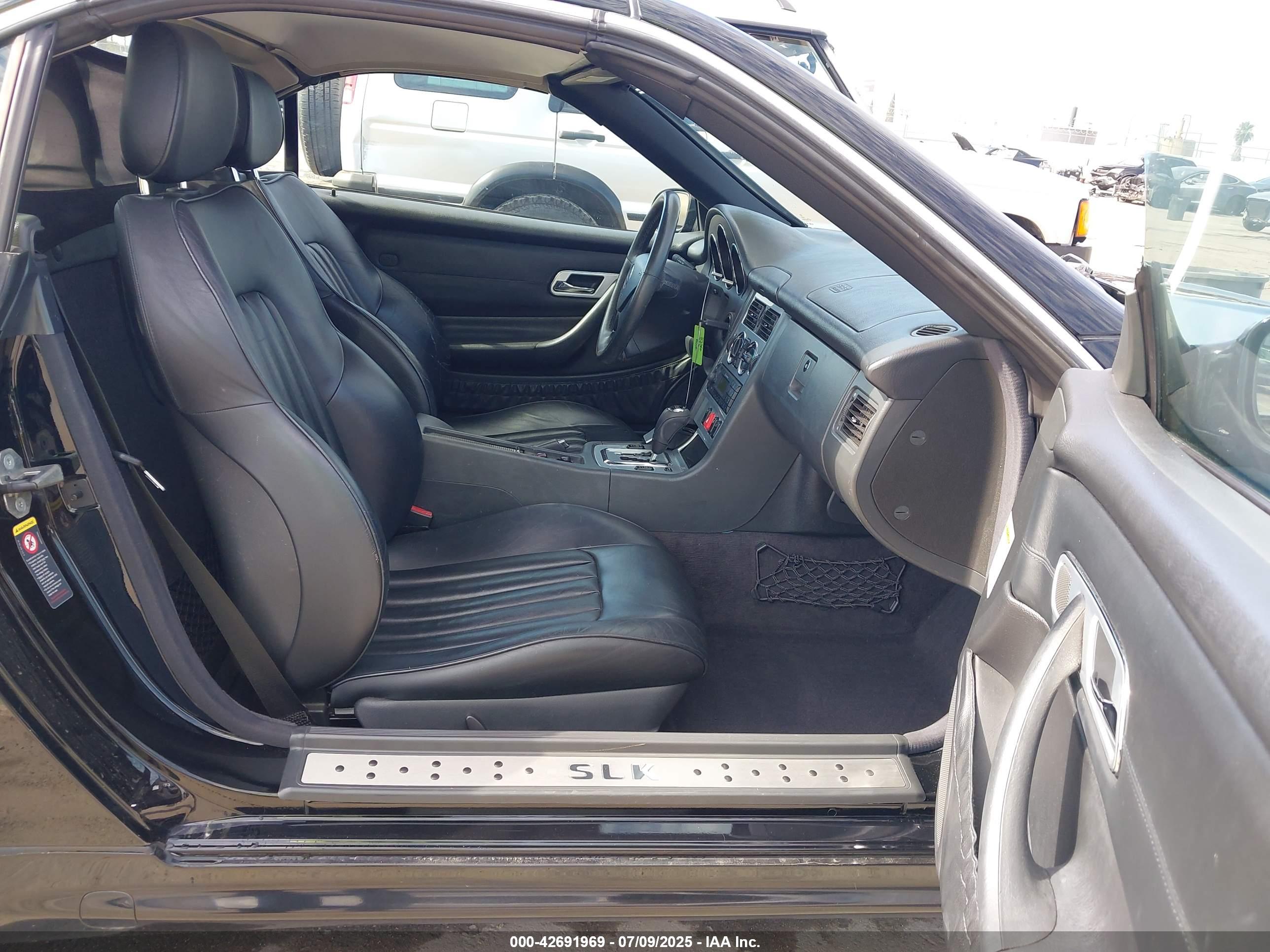 MERCEDES-BENZ SLK image 5